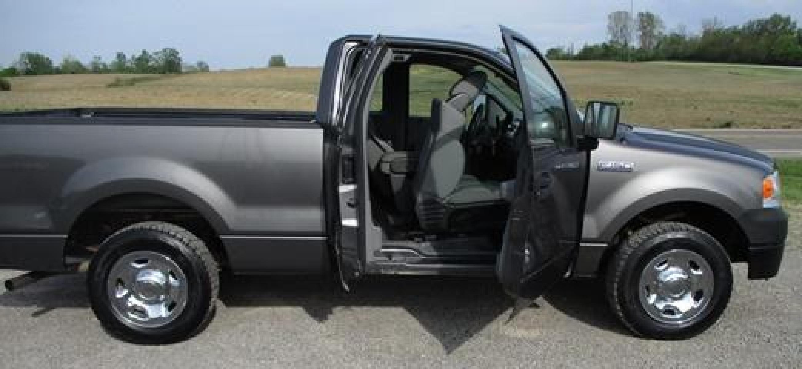2008 Gray /Gray Ford F-150 (1FTRF12288K) with an 4.2L V6 OHV 12V engine, located at 1725 US-68 N, Bellefontaine, OH, 43311, (937) 592-5466, 40.387783, -83.752388 - 2008 FORD F150XL 2wd, V6, Auto, Gray-Gray, AM-FM-CD, PS, PB, Short Bed, Tow Package, 1 owner, High Miles, Well Maintained. Check out the You Tube Video https:--youtu.be-mJuyG_H7FIU - Photo #12