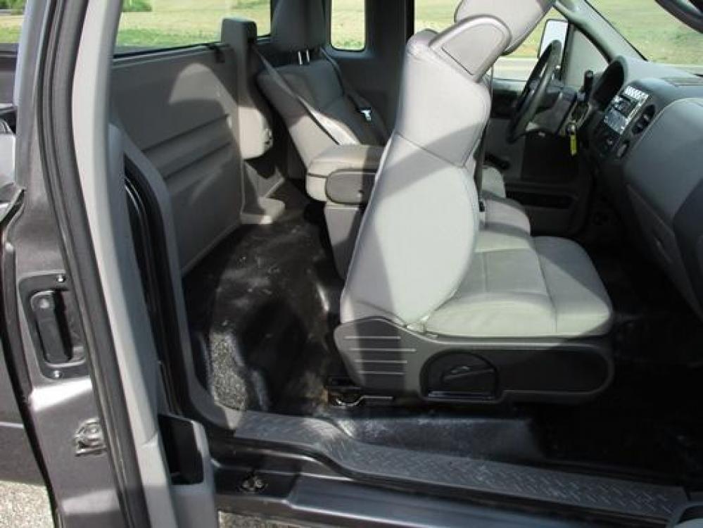 2008 Gray /Gray Ford F-150 (1FTRF12288K) with an 4.2L V6 OHV 12V engine, located at 1725 US-68 N, Bellefontaine, OH, 43311, (937) 592-5466, 40.387783, -83.752388 - Photo #14