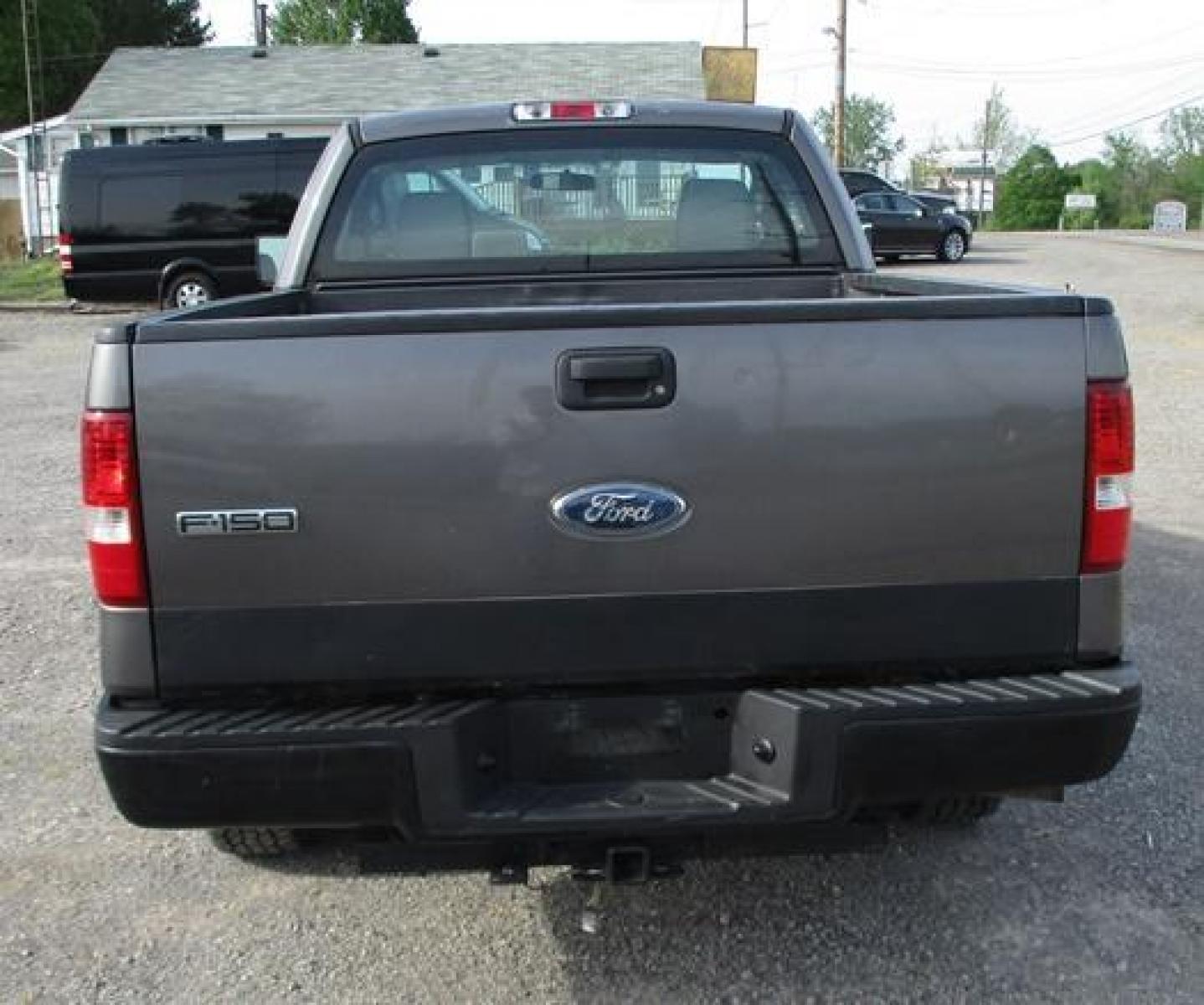 2008 Gray /Gray Ford F-150 (1FTRF12288K) with an 4.2L V6 OHV 12V engine, located at 1725 US-68 N, Bellefontaine, OH, 43311, (937) 592-5466, 40.387783, -83.752388 - 2008 FORD F150XL 2wd, V6, Auto, Gray-Gray, AM-FM-CD, PS, PB, Short Bed, Tow Package, 1 owner, High Miles, Well Maintained. Check out the You Tube Video https:--youtu.be-mJuyG_H7FIU - Photo #7