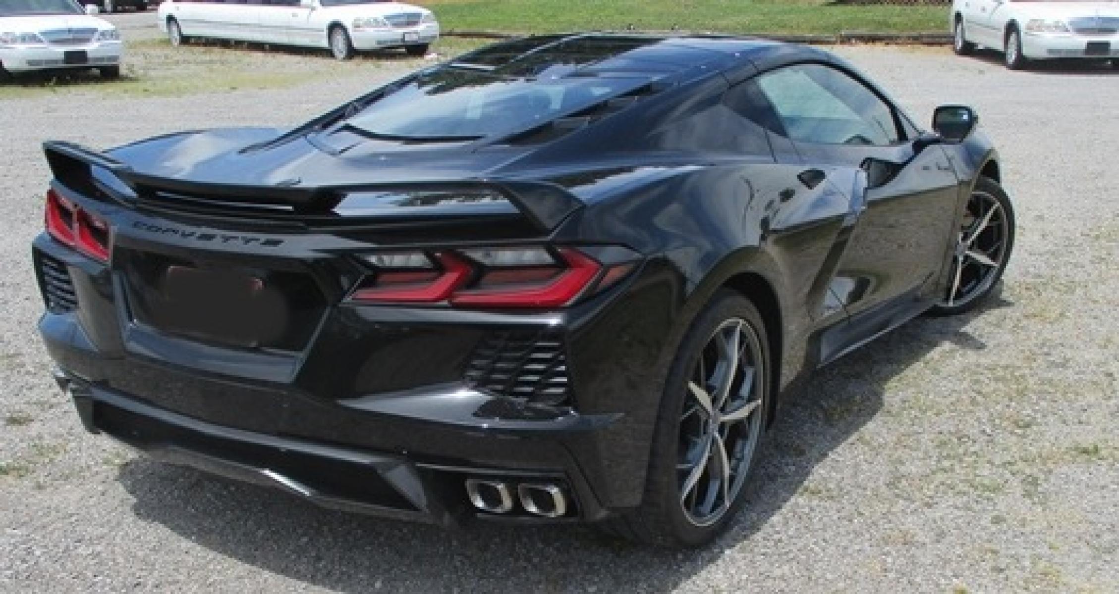 2022 Black /Black Chevrolet Corvette Z51 (1G1YB2D49N5) with an 6.2L V8 engine, 8-speed Automatic transmission, located at 1725 US-68 N, Bellefontaine, OH, 43311, (937) 592-5466, 40.387783, -83.752388 - 2022 CHEVROLET CORVETTE “Z51” 2LT, 6.2L V8, 8 spd-Auto, Front Lift, Black/Black Lth Int., Apple Car Play/Android, AM/FM/CD/NAVI/BLUETOOTH, PS W/Cruise, PB, PW, PL, PM, Front Lift, dual mode exhaust, 5 spoke Machined-face Sterling Silver Alum Wheels, less than 100 1 owner garage kept miles - Photo #3
