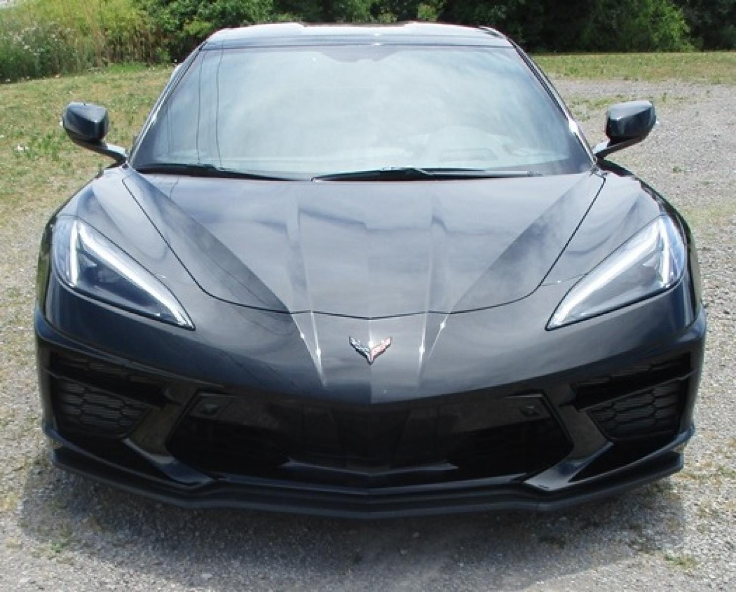 2022 Black /Black Chevrolet Corvette Z51 (1G1YB2D49N5) with an 6.2L V8 engine, 8-speed Automatic transmission, located at 1725 US-68 N, Bellefontaine, OH, 43311, (937) 592-5466, 40.387783, -83.752388 - 2022 CHEVROLET CORVETTE “Z51” 2LT, 6.2L V8, 8 spd-Auto, Front Lift, Black/Black Lth Int., Apple Car Play/Android, AM/FM/CD/NAVI/BLUETOOTH, PS W/Cruise, PB, PW, PL, PM, Front Lift, dual mode exhaust, 5 spoke Machined-face Sterling Silver Alum Wheels, less than 100 1 owner garage kept miles - Photo #4
