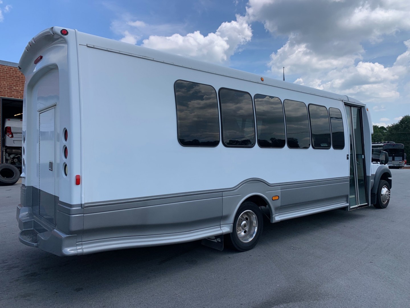 2014 White Ford F550 with an 6.7L engine, Auto transmission, 0.000000, 0.000000 - 2014 Ford F-550, Turtle Top Odyssey XL,- 6.7L Diesel Engine,- Automatic Trans,- Electric Entrance,Door,- 25 Passengers & Driver,- Mid Back Reclining Seats,- Retractable Seat Belts, - 110V Outlets,- Rear Dedicated Luggage,- Stainless Wheel Simulators,- Front and Rear A/C.- Photo#2