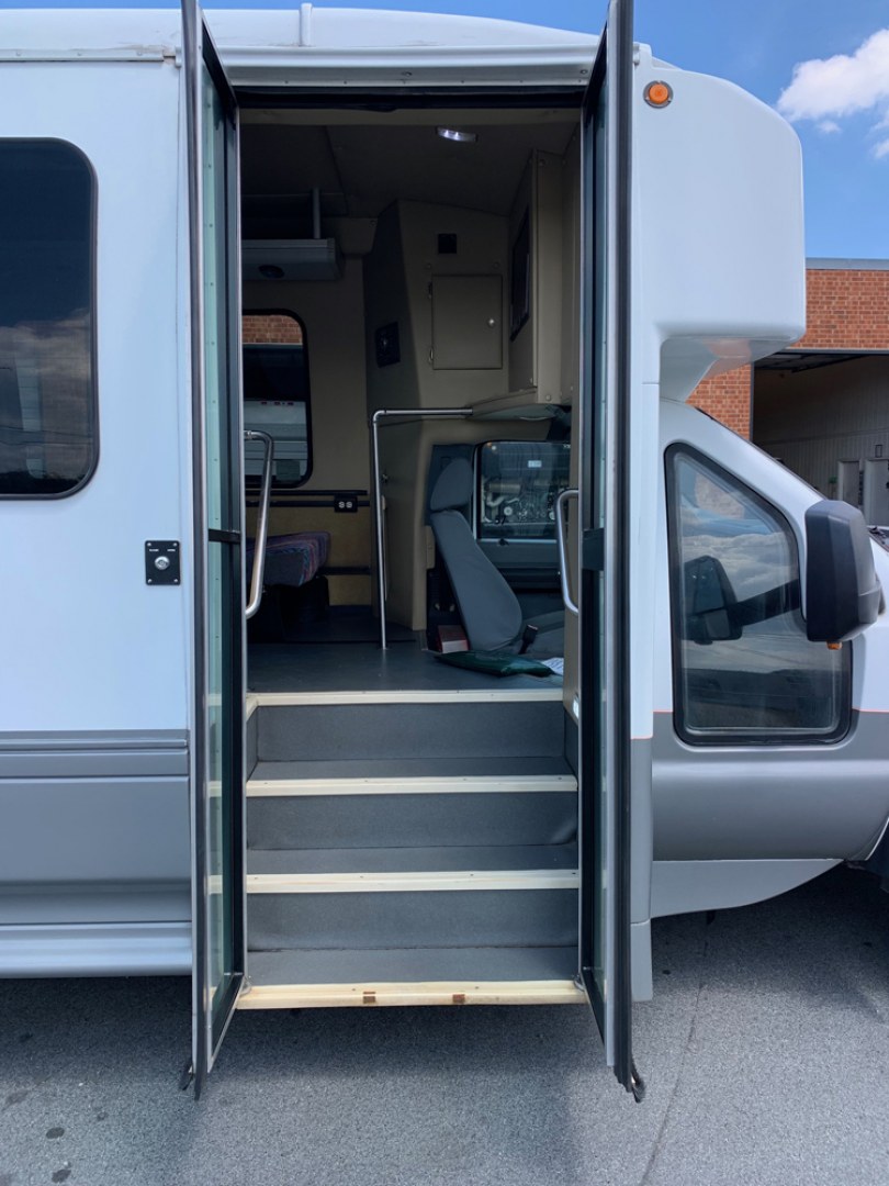 2014 White Ford F550 with an 6.7L engine, Auto transmission, 0.000000, 0.000000 - 2014 Ford F-550, Turtle Top Odyssey XL,- 6.7L Diesel Engine,- Automatic Trans,- Electric Entrance,Door,- 25 Passengers & Driver,- Mid Back Reclining Seats,- Retractable Seat Belts, - 110V Outlets,- Rear Dedicated Luggage,- Stainless Wheel Simulators,- Front and Rear A/C.- Photo#10