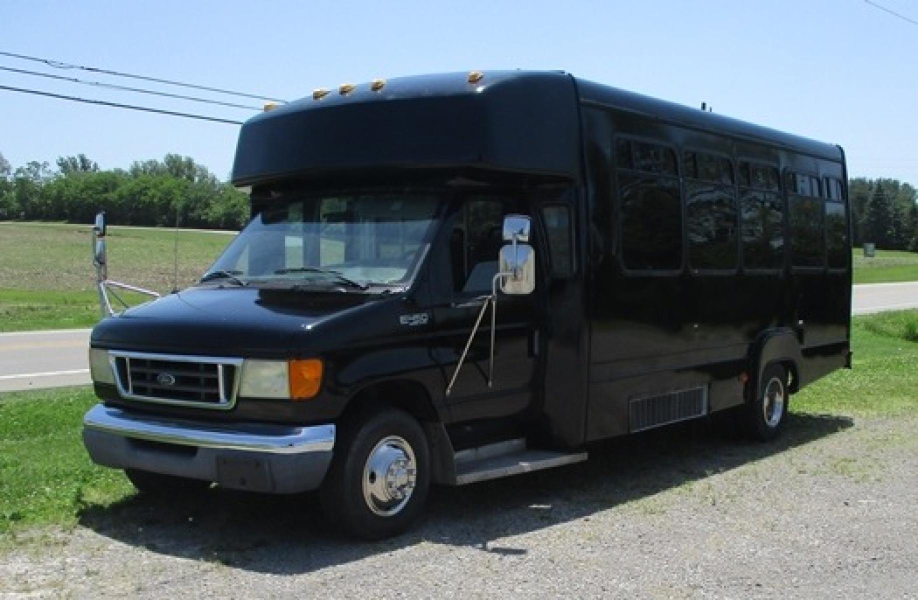2003 Black /Blue Ford Econoline E450 Super Duty (1FDXE45F93H) with an 7.3L V8 OHV 16V TURBO DIESEL engine, Auto transmission, located at 1725 US-68 N, Bellefontaine, OH, 43311, (937) 592-5466, 40.387783, -83.752388 - 2003 FORD E450 GOSHEN “25 psg.” BUS, 7.3 Turbo Diesel, Auto, Black/Blue/Gray, Mid--Back Reclining side slide Seats, Flat Screen w/AM/FM/DVD/MP3, Manual Doors, Chrome Liners. - Photo #0