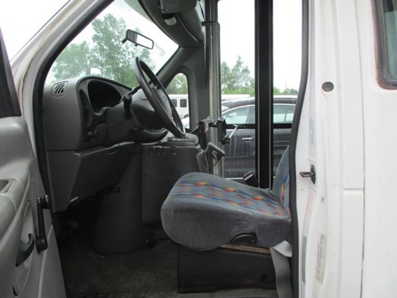 2003 Black /Blue Ford Econoline E450 Super Duty (1FDXE45F93H) with an 7.3L V8 OHV 16V TURBO DIESEL engine, Auto transmission, 0.000000, 0.000000 - 2003 FORD E450 GOSHEN “25 psg.” BUS, 7.3 Turbo Diesel, Auto, Black/Blue/Gray, Mid--Back Reclining side slide Seats, Flat Screen w/AM/FM/DVD/MP3, Manual Doors, Chrome Liners. - Photo #12