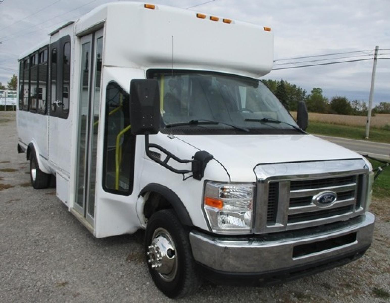2011 White /GRAY Ford Econoline E450 (1FDFE4FS6BD) with an 6.8L V10 SOHC 20V engine, Auto transmission, located at 1725 US-68 N, Bellefontaine, OH, 43311, (937) 592-5466, 40.387783, -83.752388 - 2011 FORD E450 EL DORADO BUS, V10, AUTO, WHITE/GRAY, 12 passenger w/wheel chairs, Braun Lift, AM/FM/Intercom, Electric Doors, PS/Tile, PB, Front rear AC//Heat, Rear Door, Folding Seats, Chrome Liners. - Photo #2