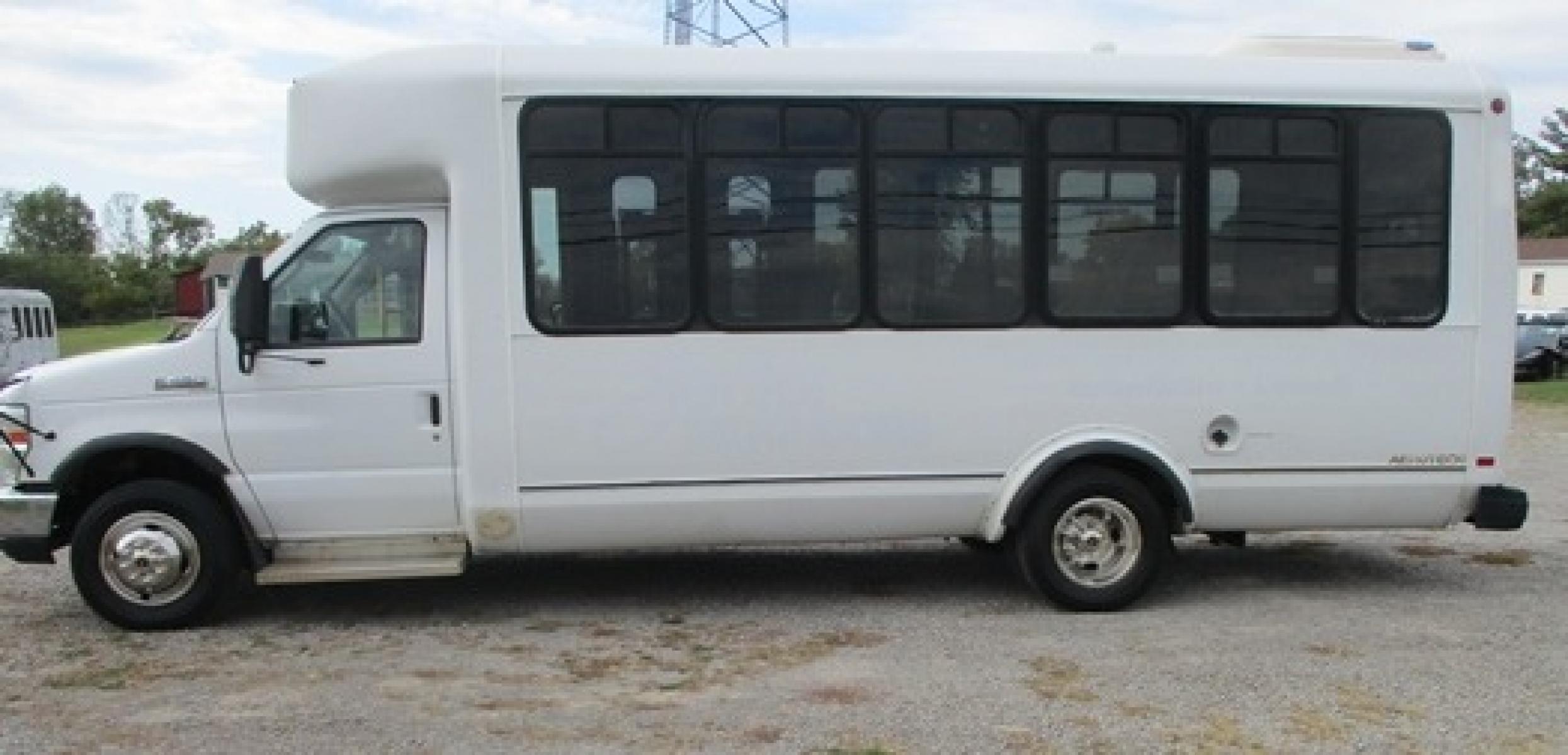 2011 White /GRAY Ford Econoline E450 (1FDFE4FS6BD) with an 6.8L V10 SOHC 20V engine, Auto transmission, located at 1725 US-68 N, Bellefontaine, OH, 43311, (937) 592-5466, 40.387783, -83.752388 - 2011 FORD E450 EL DORADO BUS, V10, AUTO, WHITE/GRAY, 12 passenger w/wheel chairs, Braun Lift, AM/FM/Intercom, Electric Doors, PS/Tile, PB, Front rear AC//Heat, Rear Door, Folding Seats, Chrome Liners. - Photo #5