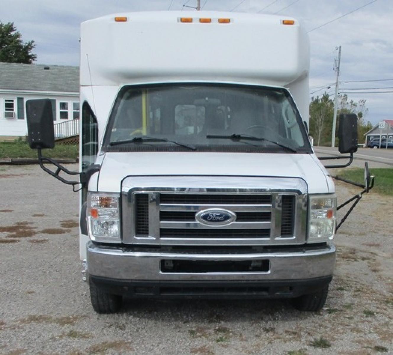 2011 White /GRAY Ford Econoline E450 (1FDFE4FS6BD) with an 6.8L V10 SOHC 20V engine, Auto transmission, located at 1725 US-68 N, Bellefontaine, OH, 43311, (937) 592-5466, 40.387783, -83.752388 - 2011 FORD E450 EL DORADO BUS, V10, AUTO, WHITE/GRAY, 12 passenger w/wheel chairs, Braun Lift, AM/FM/Intercom, Electric Doors, PS/Tile, PB, Front rear AC//Heat, Rear Door, Folding Seats, Chrome Liners. - Photo #6