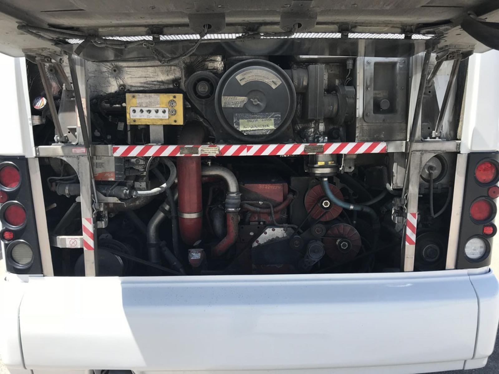 2008 White MCI J4500 with an Cummins ISM engine, ZF AUTO transmission, 0.000000, 0.000000 - 2008 MCI J4500 - Cummins ISM Diesel Engine - ZF Auto Trans. - 45' -- 56 Passengers -- Seat Belts - Flat Screens and DVD - Aluminum Wheels - Enclosed parcel racks – Restroom - Photo #7
