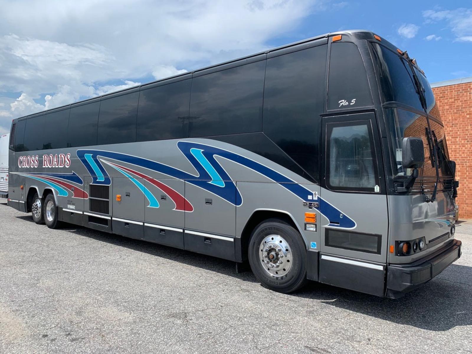 1998 Prevost HS-45 with an Detroit Diesel Series 60 engine, Allison transmission, 0.000000, 0.000000 - 1998 Prevost H3-45 - Series 60 Detroit Diesel - Allison Automatic Transmission - 45' - 56 Passengers -Enclosed Parcel Racks - 5 Flat Screens and DVD - Photo #0