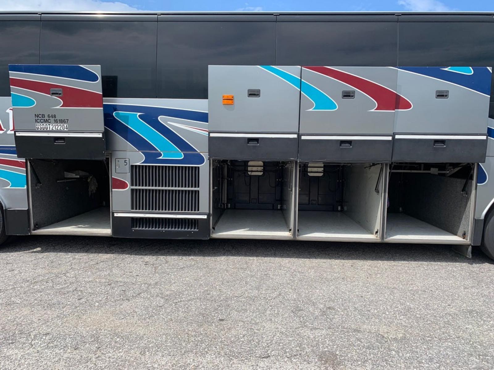 1998 Prevost HS-45 with an Detroit Diesel Series 60 engine, Allison transmission, 0.000000, 0.000000 - 1998 Prevost H3-45 - Series 60 Detroit Diesel - Allison Automatic Transmission - 45' - 56 Passengers -Enclosed Parcel Racks - 5 Flat Screens and DVD - Photo #11