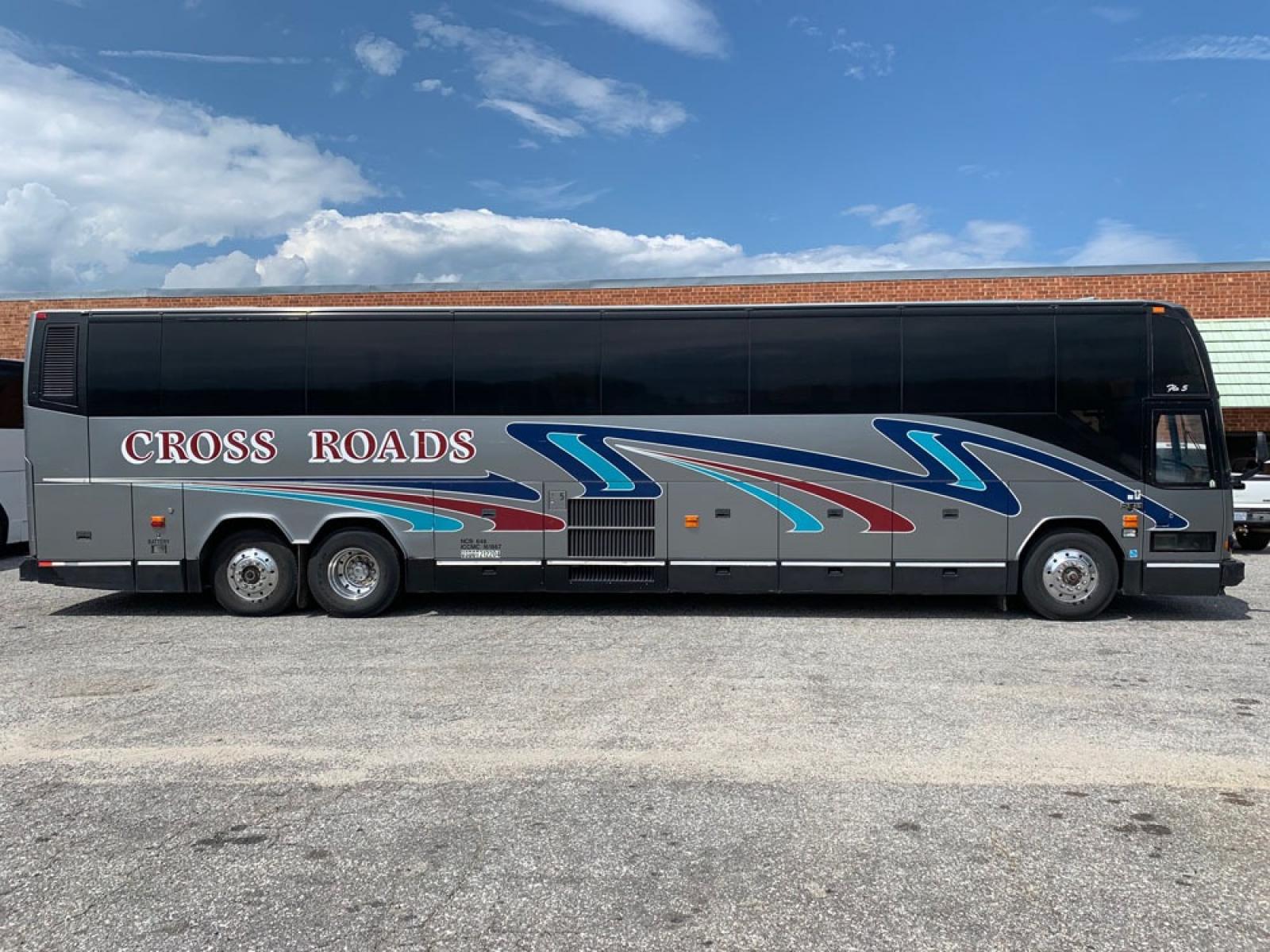 1998 Prevost HS-45 with an Detroit Diesel Series 60 engine, Allison transmission, 0.000000, 0.000000 - 1998 Prevost H3-45 - Series 60 Detroit Diesel - Allison Automatic Transmission - 45' - 56 Passengers -Enclosed Parcel Racks - 5 Flat Screens and DVD - Photo #1
