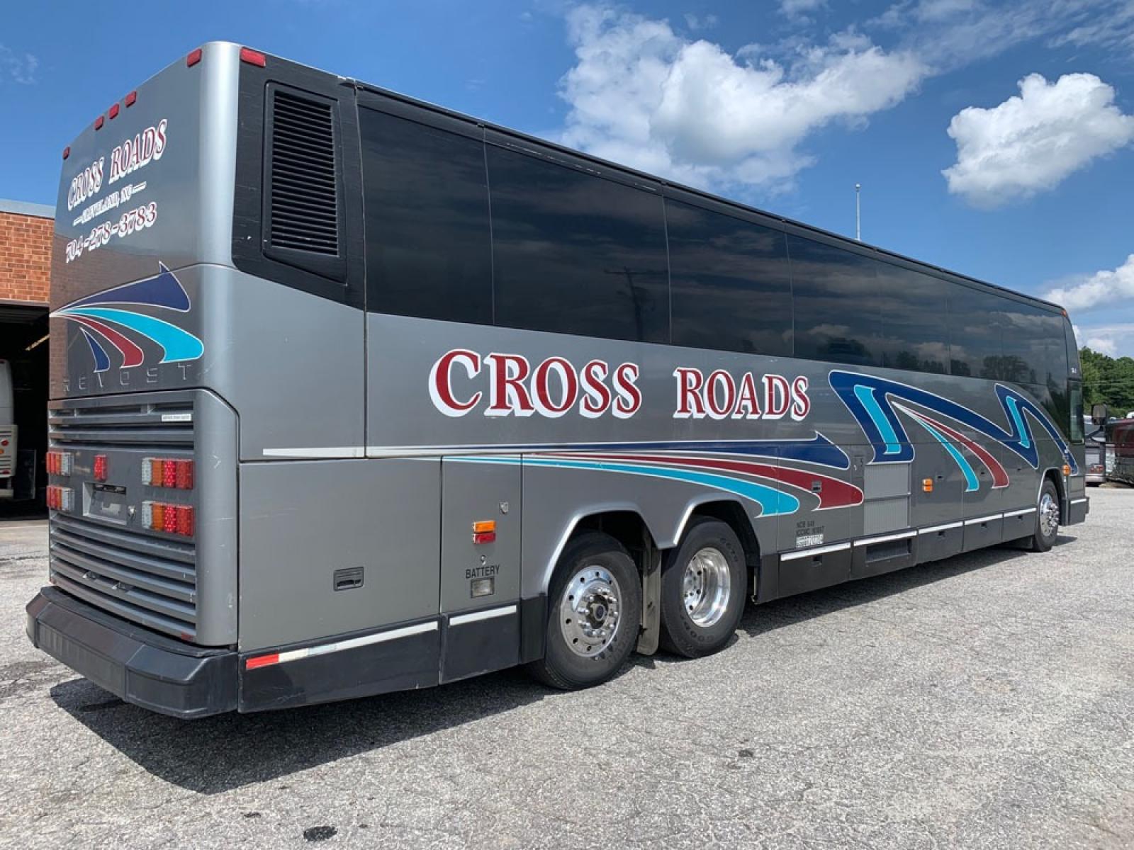 1998 Prevost HS-45 with an Detroit Diesel Series 60 engine, Allison transmission, 0.000000, 0.000000 - 1998 Prevost H3-45 - Series 60 Detroit Diesel - Allison Automatic Transmission - 45' - 56 Passengers -Enclosed Parcel Racks - 5 Flat Screens and DVD - Photo #2
