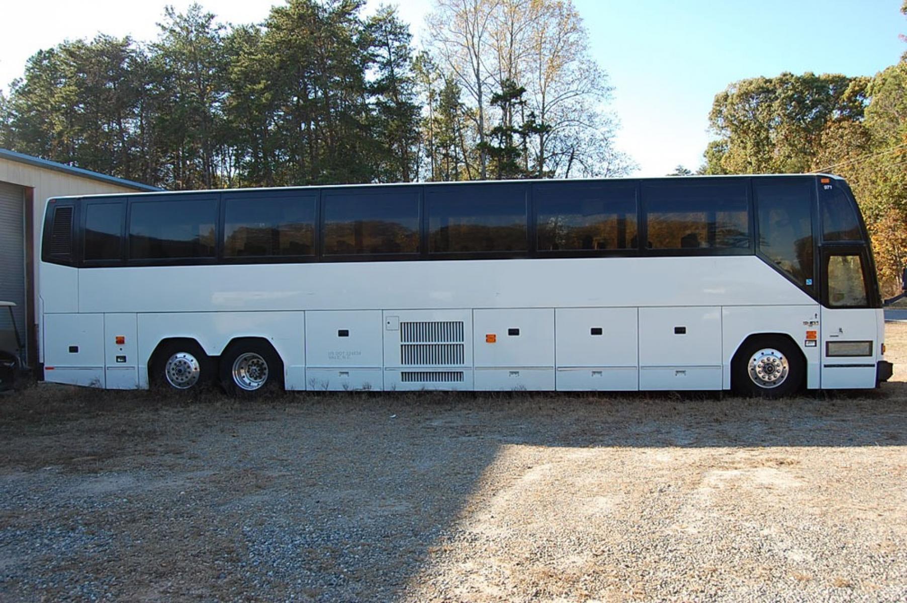 1997 Prevost HS-45 with an Detroit Diesel Series 60 engine, Allison transmission, 0.000000, 0.000000 - 1997 Prevost H3-45 - Series 60 Detroit Diesel - Allison Automatic Transmission - 45' - Alloy Wheels - 56 Passengers - Open Parcel Racks - 3 Monitors and DVD – Restroom - Photo #1