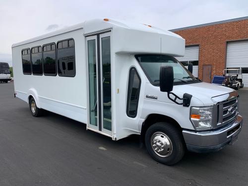 2015 Ford E450 Goshen Coach