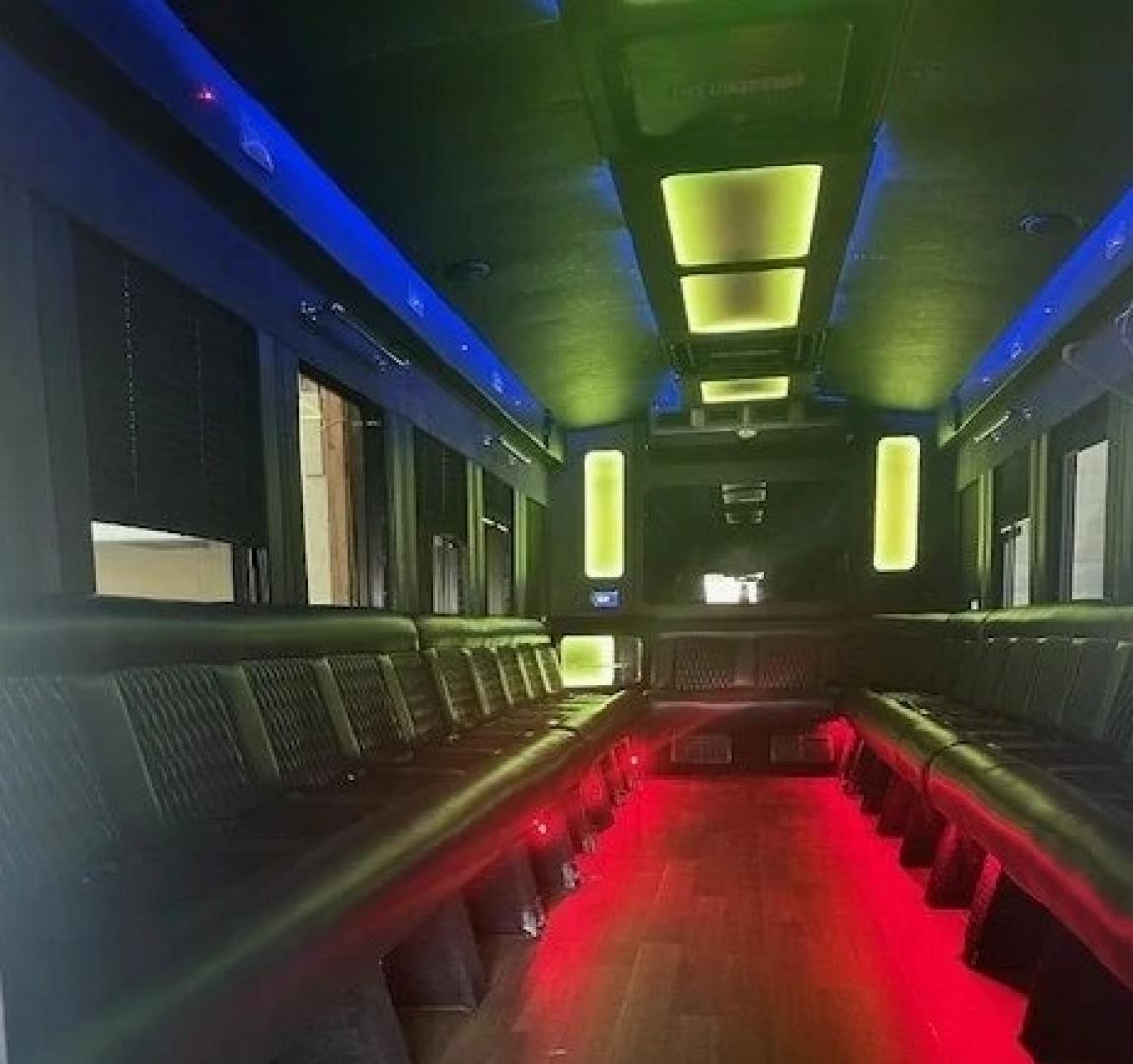 2018 Black /Black Ford F550 , 0.000000, 0.000000 - 2018 Starcraft F550 Limo by Battisti Gas Engine 72,813 miles One owner Southern Bus Seating with belts for 26 passengers in the rear Rear Luggage Wood Look flooring Rear Corner Bar w/ Self draining Ice Storage Escape HatchEgress Windows White and Blue Limo Lighting Rear Tv Upgraded Sound System Rear - Photo#2