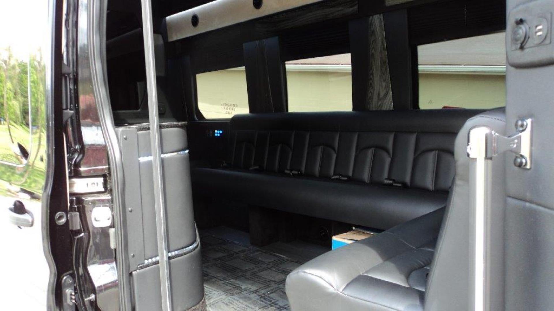 2020 Black /Black Ford Transit E350 with an V6 engine, Auto transmission, 0.000000, 0.000000 - Photo#2
