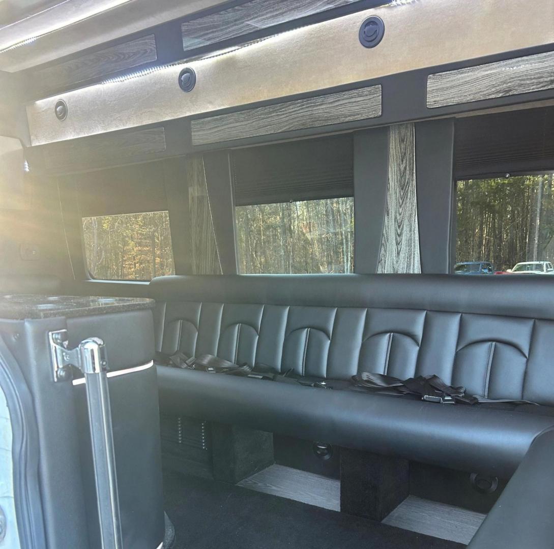 2020 Black /Black Ford Transit E350 with an V6 engine, Auto transmission, 0.000000, 0.000000 - Photo#5