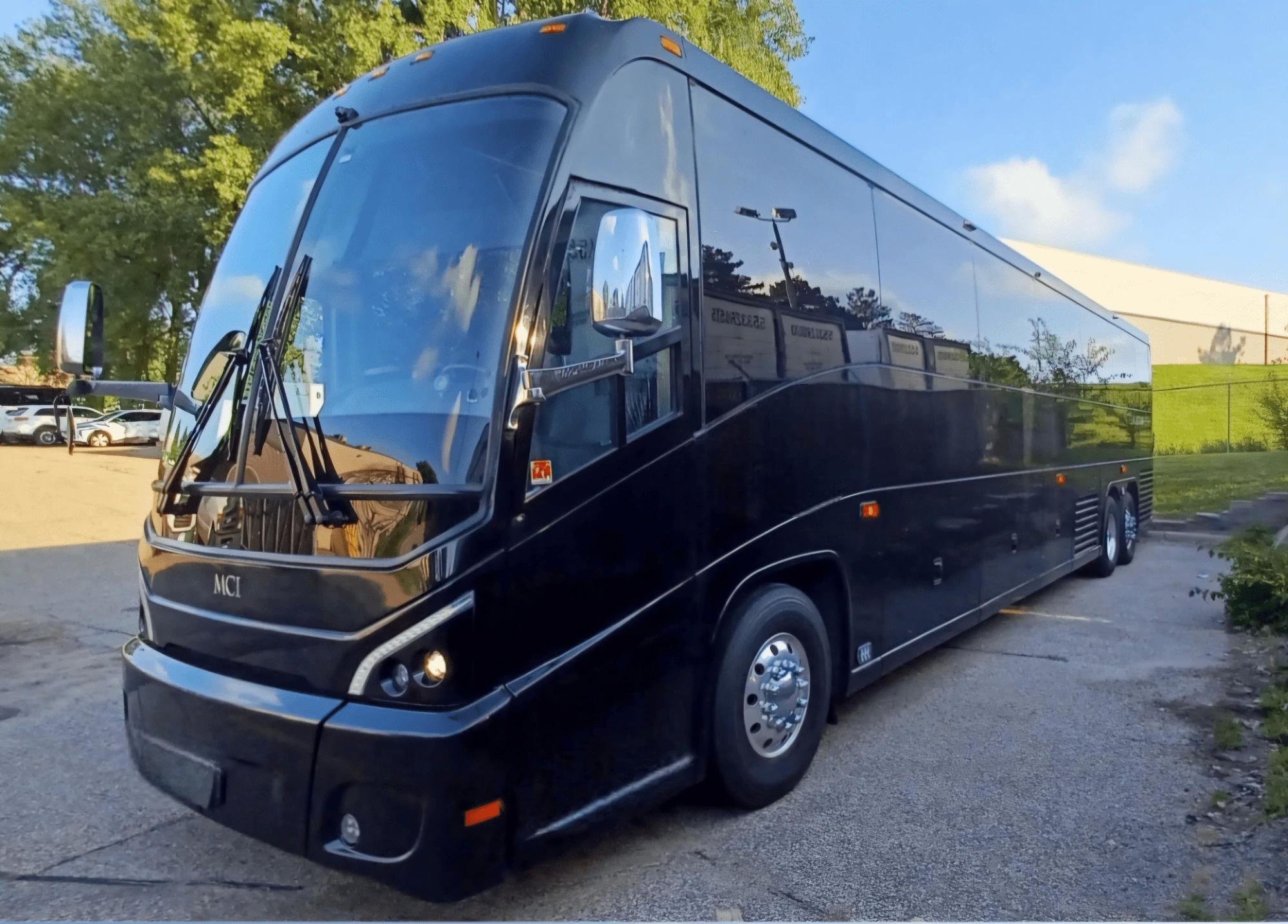 photo of 2018 MCI J4500
