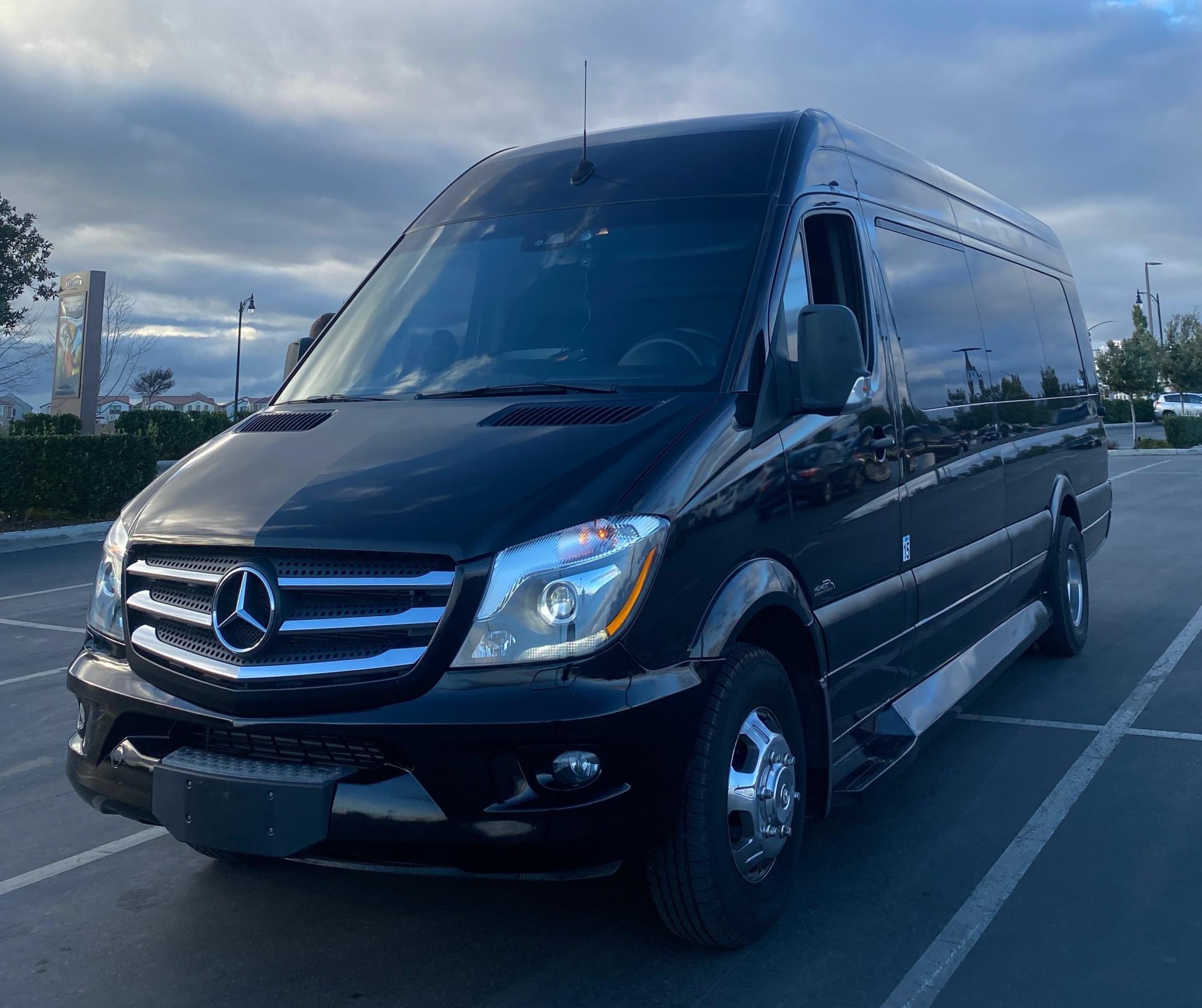 photo of 2018 Mercedes Benz 3500 Ext Sprinter 