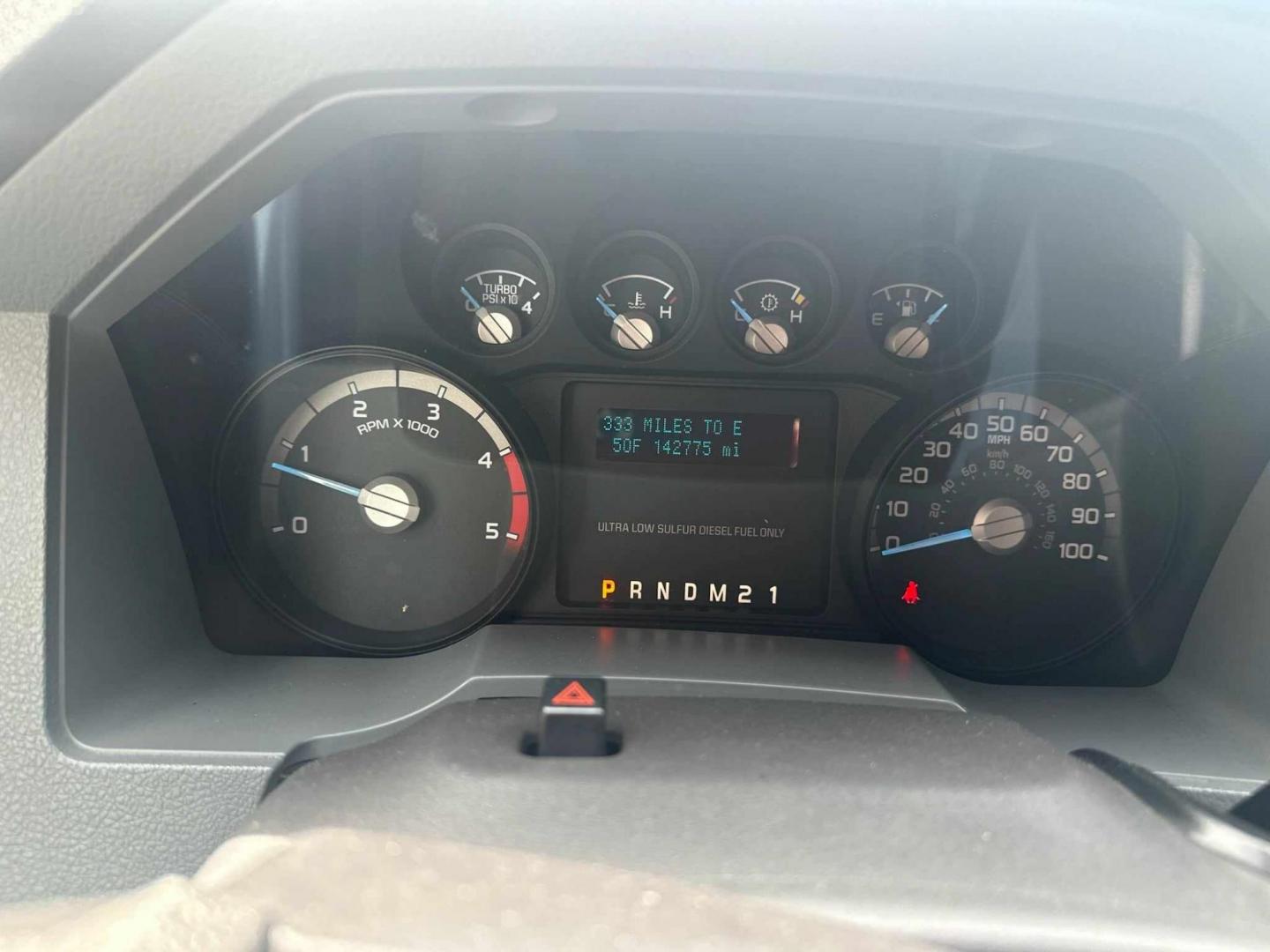 2016 White /Black Ford F550 with an Diesel engine, Auto transmission, 0.000000, 0.000000 - WELL MAINTAINED - ONE OWNER 2016 GRECH F550 GM33 MILEAGE - 151475 DIESEL WHITE / BLACK NEW DIAMOND STITCHED SEATS NEW TURBO NEW DEF NEW WATER PUMP NEW EXHAUST NEW FRONT TIRES LIMO STYLE SEATS AND BAR ULTRA RIDE AIR SYSTEM FRAMELESS COACH WINDOWS PREMIUM SOUND SYSTEM WOOD LOOK FLOORING LED INTERIOR L - Photo#10