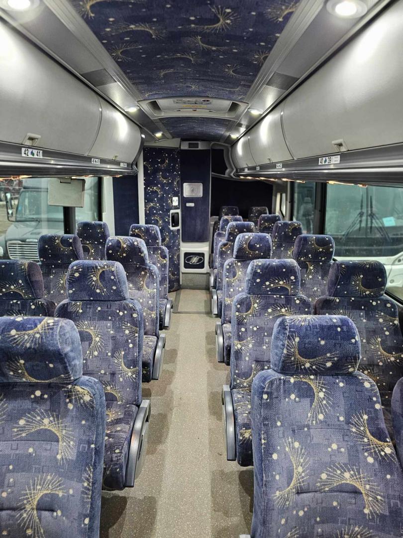 2011 Black /Blue MCI J4500 with an Cummins engine, Allison transmission, 0.000000, 0.000000 - Photo#3