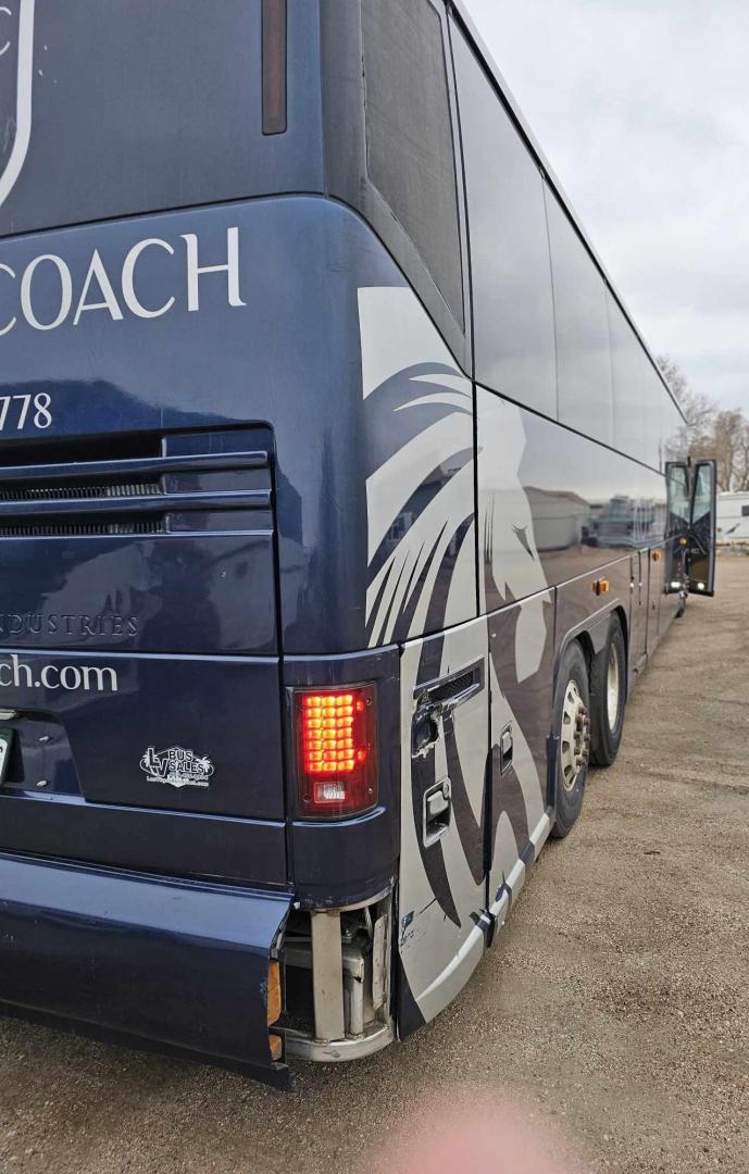 2011 Black /Blue MCI J4500 with an Cummins engine, Allison transmission, 0.000000, 0.000000 - Photo#2