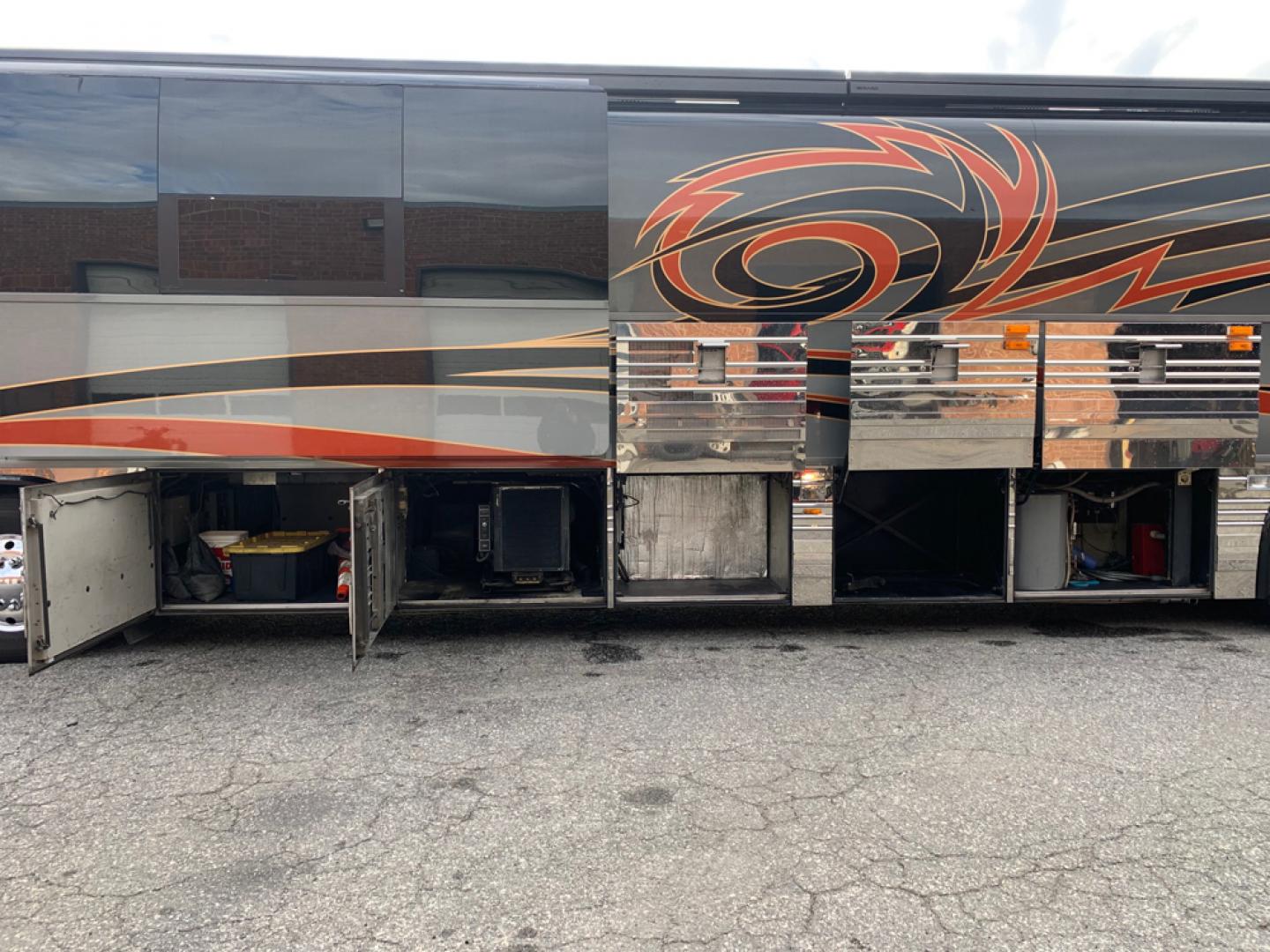 2007 Prevost XLII with an Series 60 Detroit Diesel engine, Allison transmission, 0.000000, 0.000000 - Photo#25