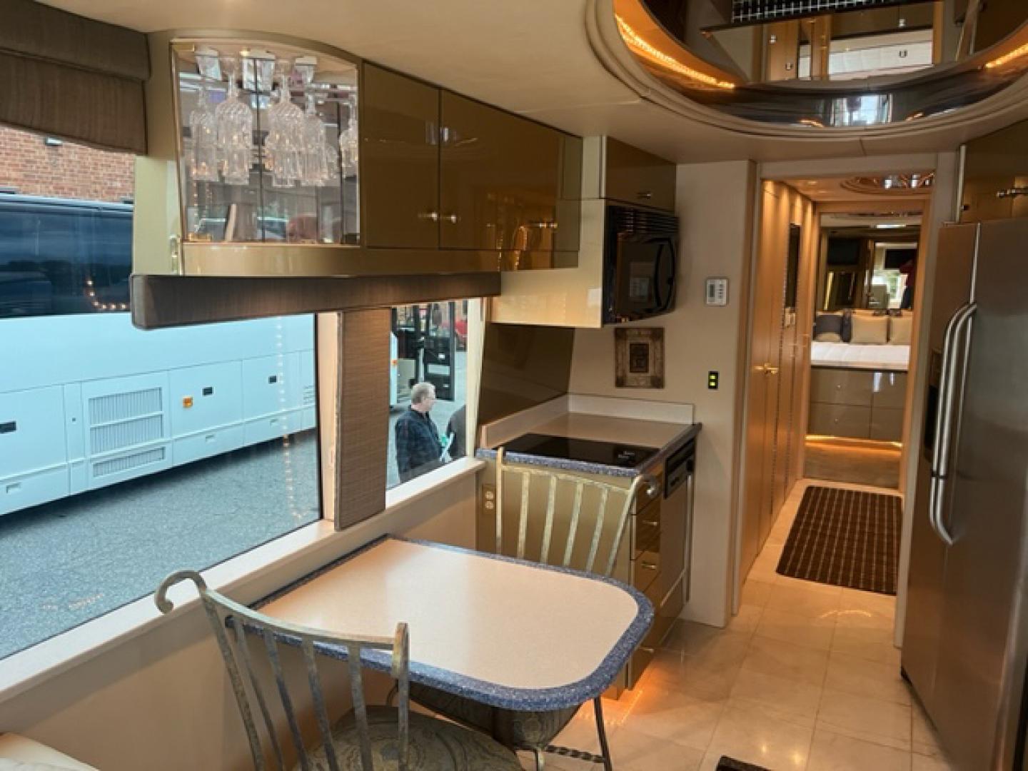 2001 Prevost XLII with an Series 60 Detroit Diesel engine, Allison transmission, 0.000000, 0.000000 - 2001 Prevost XL-II Series - Thompson Coach Conversion - - 45' Long - 60 Detroit Diesel Engine - Allison Automatic Transmission - Front Lounge – Kitchen - Restroom with Shower - Rear Bedroom - Washer/Dryer - 17.5KW Power Tech Generator - 3 Roof A/C's – Awning - Aluminum Wheels - - Photo#8