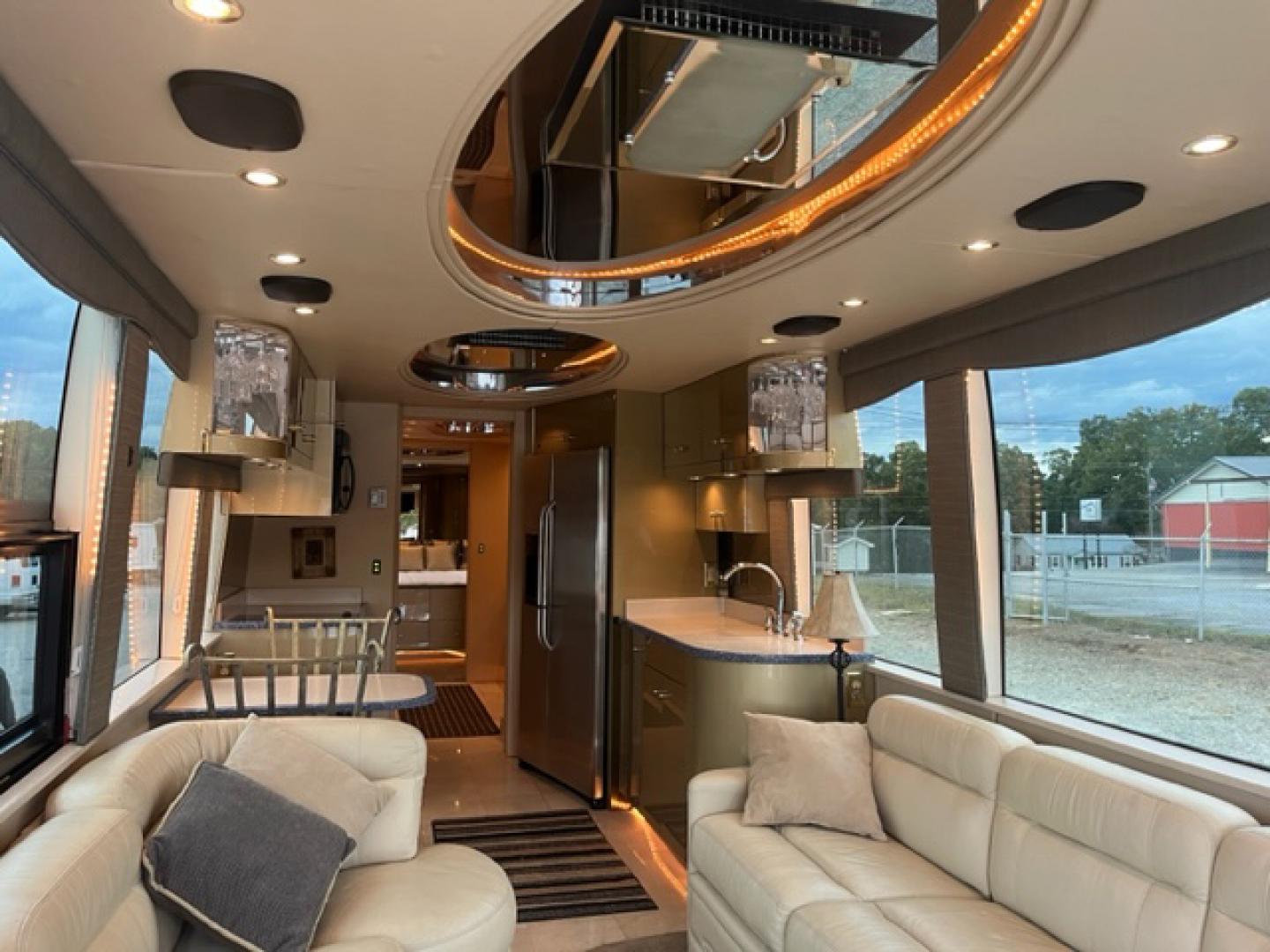2001 Prevost XLII with an Series 60 Detroit Diesel engine, Allison transmission, 0.000000, 0.000000 - 2001 Prevost XL-II Series - Thompson Coach Conversion - - 45' Long - 60 Detroit Diesel Engine - Allison Automatic Transmission - Front Lounge – Kitchen - Restroom with Shower - Rear Bedroom - Washer/Dryer - 17.5KW Power Tech Generator - 3 Roof A/C's – Awning - Aluminum Wheels - - Photo#7