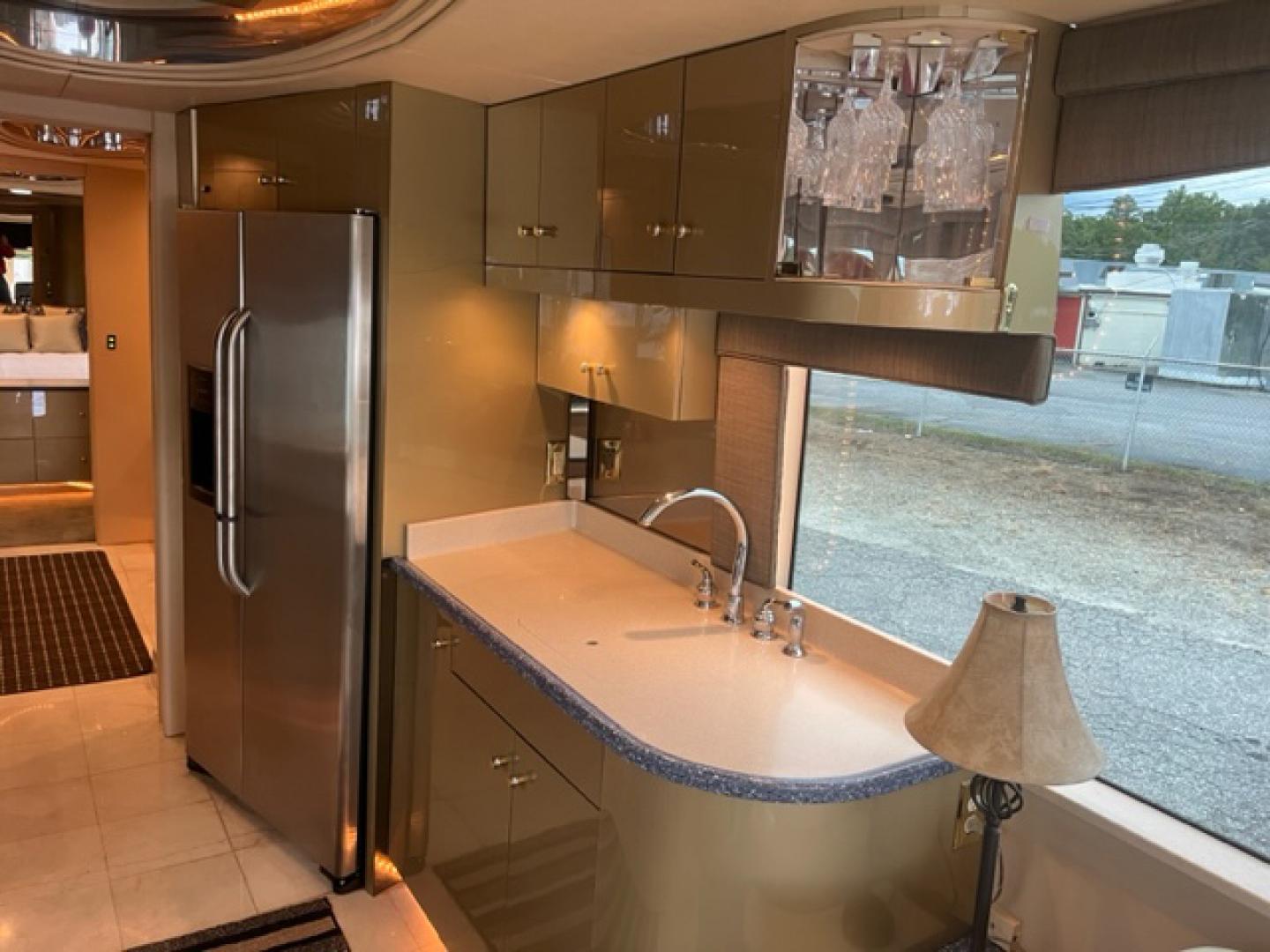 2001 Prevost XLII with an Series 60 Detroit Diesel engine, Allison transmission, 0.000000, 0.000000 - 2001 Prevost XL-II Series - Thompson Coach Conversion - - 45' Long - 60 Detroit Diesel Engine - Allison Automatic Transmission - Front Lounge – Kitchen - Restroom with Shower - Rear Bedroom - Washer/Dryer - 17.5KW Power Tech Generator - 3 Roof A/C's – Awning - Aluminum Wheels - - Photo#9