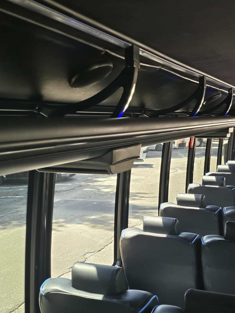 2016 White /Black Freightliner GM40 , Auto transmission, 0.000000, 0.000000 - 2016 GRECH GM40 DIESEL - 35 PASS PLUS DRIVER AND CO-PILOT - WHITE EXTERIOR - NEW BLACK SEATS W / BLUE PIPING AND LAP BELTS - REAR RESTROOM - USB PORTS - BACKUP CAMERA - OVERHEAD LUGGAGE / TV MONITORS - LARGE REAR LUGGAGE - GRAY WOOD LOOK FLOORING - TIRES 50% OR BETTER - DOT APPROVED - LOCATED IN NE - Photo#12