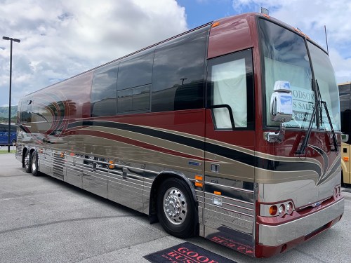 2008 Prevost XLII 