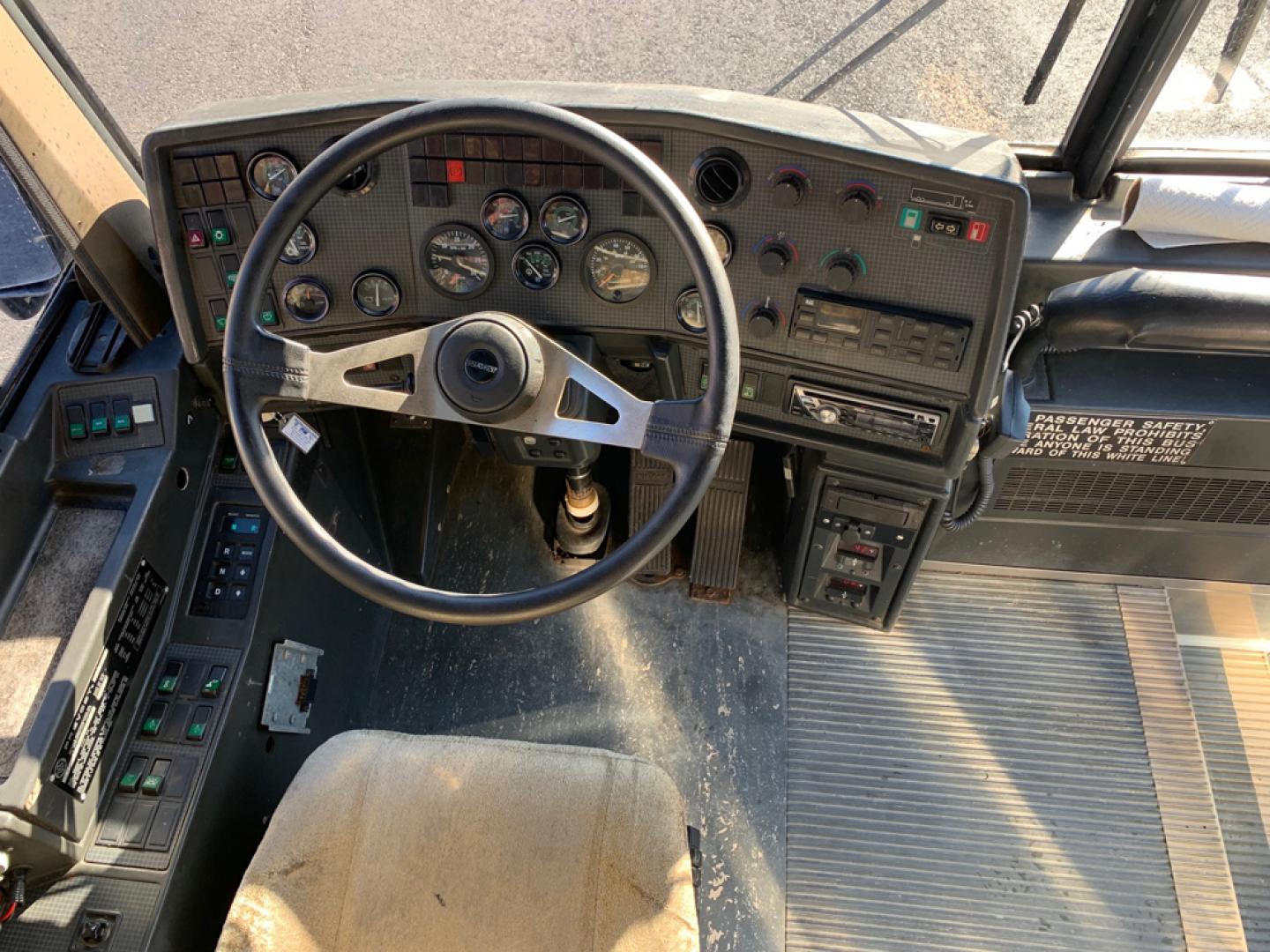 1971 White /Gray/Black Prevost HS-41 with an Series 60 Detroit Diesel engine, Allison transmission, 0.000000, 0.000000 - 1997 PREVOST H3-41 - Series 60 Detroit Diesel - Allison Automatic Transmission - 41' - 48 Passengers- 4 Monitors and DVD – Restroom - Alloy Wheels - Enclosed Parcel Racks - Photo#9