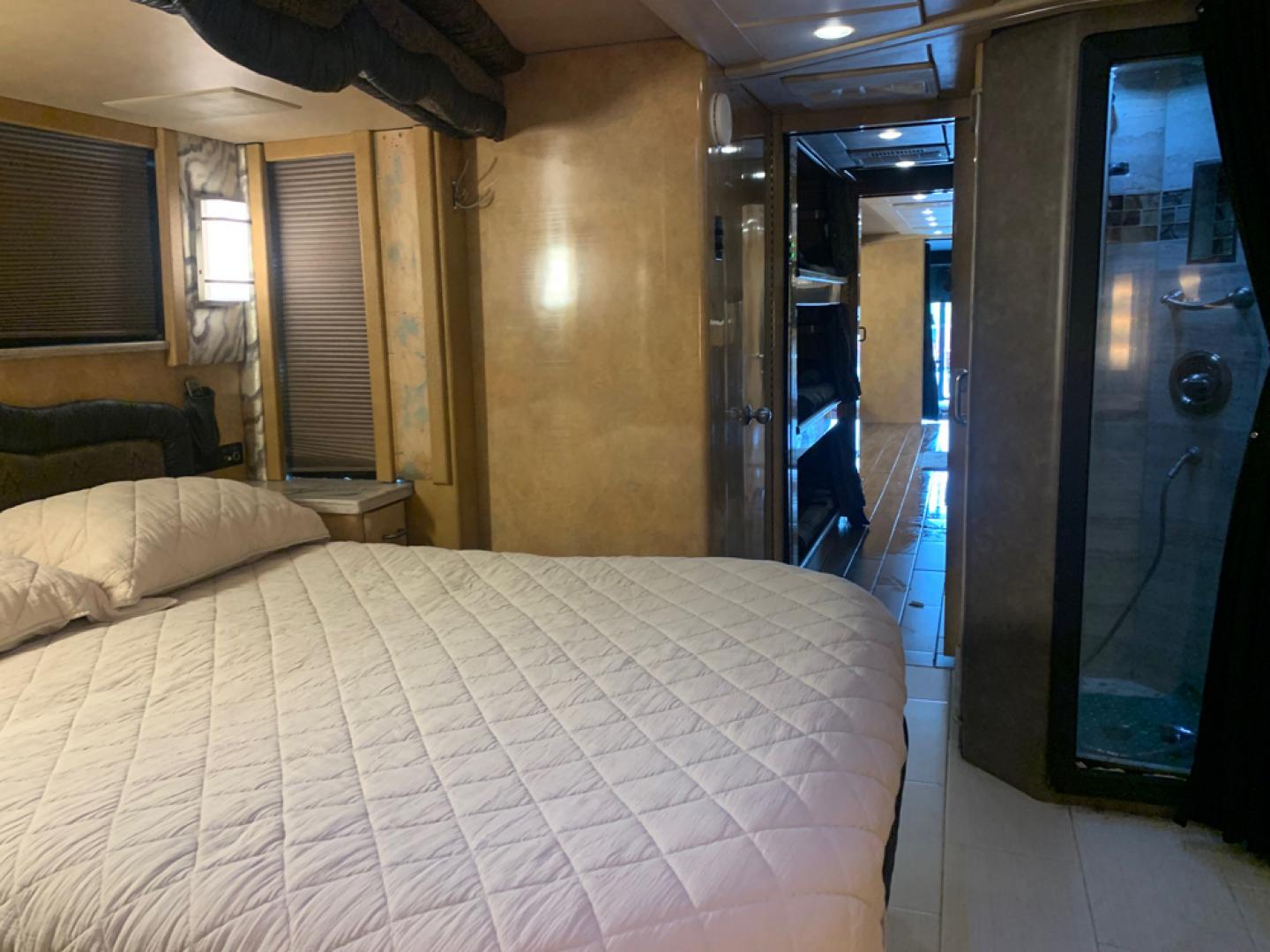 2006 Black/Tan /Tan Prevost HS-45 with an Series 60 Detroit Diesel engine, Allison transmission, 0.000000, 0.000000 - 2006 Prevost H3-45 - Series 60 Detroit Diesel Engine - Allison Automatic Transmission - 45' Long - Double Slide - Front Lounge – Kitchenette - Half Bath up Front - 5 Bunks - Full Bath in Rear - Rear Bedroom - 5 Roof A/C with Heat Strips - Diesel Generator - Aluminum Wheels – - Photo#22