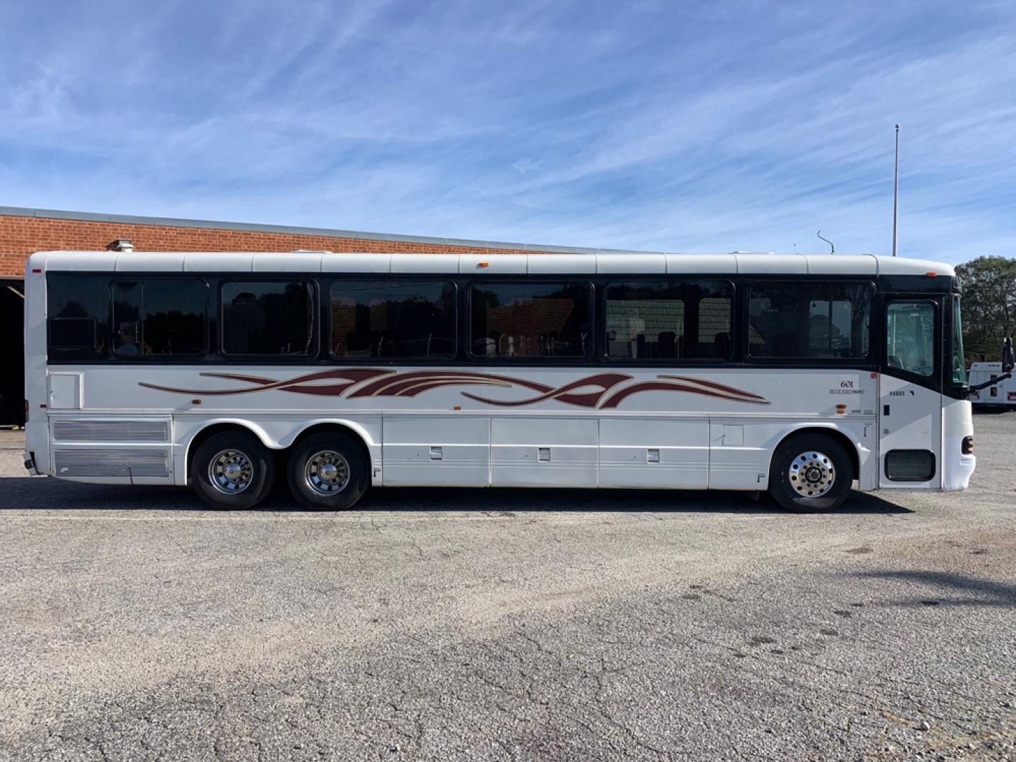 2001 Bluebird with an Cummins Diesel engine, Allison transmission, 0.000000, 0.000000 - 2001 BLUEBIRD LTC 40 - Cummins Diesel Engine - Allison Automatic Transmission - 49 Passengers - Overhead Luggage Racks - 4 Monitors and DVD – Restroom - Alloy Wheels - Photo#1