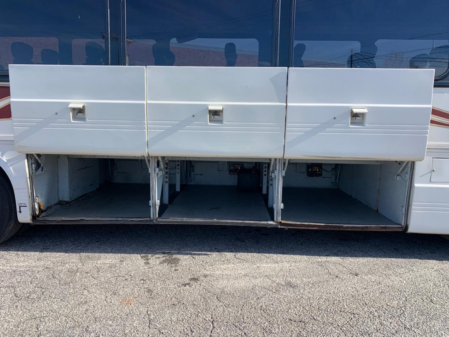 2001 Bluebird with an Cummins Diesel engine, Allison transmission, 0.000000, 0.000000 - 2001 BLUEBIRD LTC 40 - Cummins Diesel Engine - Allison Automatic Transmission - 49 Passengers - Overhead Luggage Racks - 4 Monitors and DVD – Restroom - Alloy Wheels - Photo#14