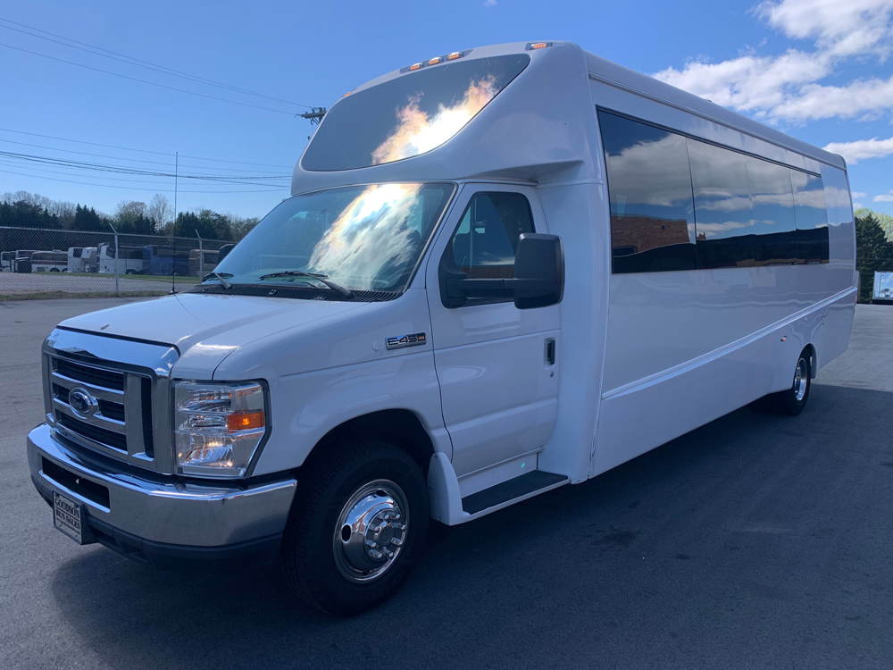photo of 2018 Ford E-450 Berkshire Coach 