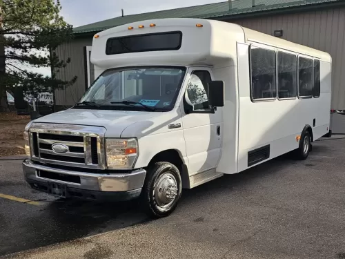 2015 FORD E450 CHAMPION 