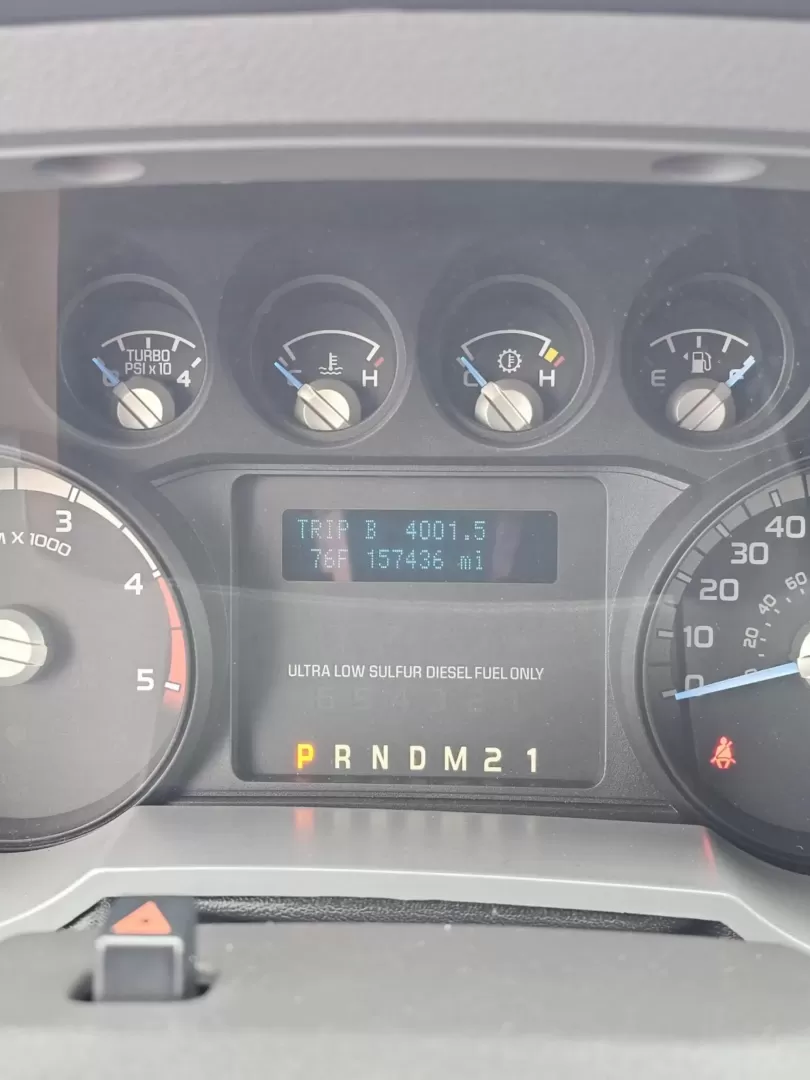 2016 White /Black Ford F550 with an Diesel engine, Auto transmission, 0.000000, 0.000000 - 2016 GRECH F550 GM33 LIMO DIESEL WHITE / BLACK NEW DIAMOND STITCHED SEATS NEW TURBO NEW DEF NEW WATER PUMP NEW EXHAUST NEW BATTERYLIMO STYLE SEATS AND BAR ULTRA RIDE AIR SYSTEM FRAMELESS COACH WINDOWS PREMIUM SOUND SYSTEM WOOD LOOK FLOORING LED INTERIOR LIGHTING ELECTRIC PLUG DOOR AND MUCH MORE! STI - Photo#15