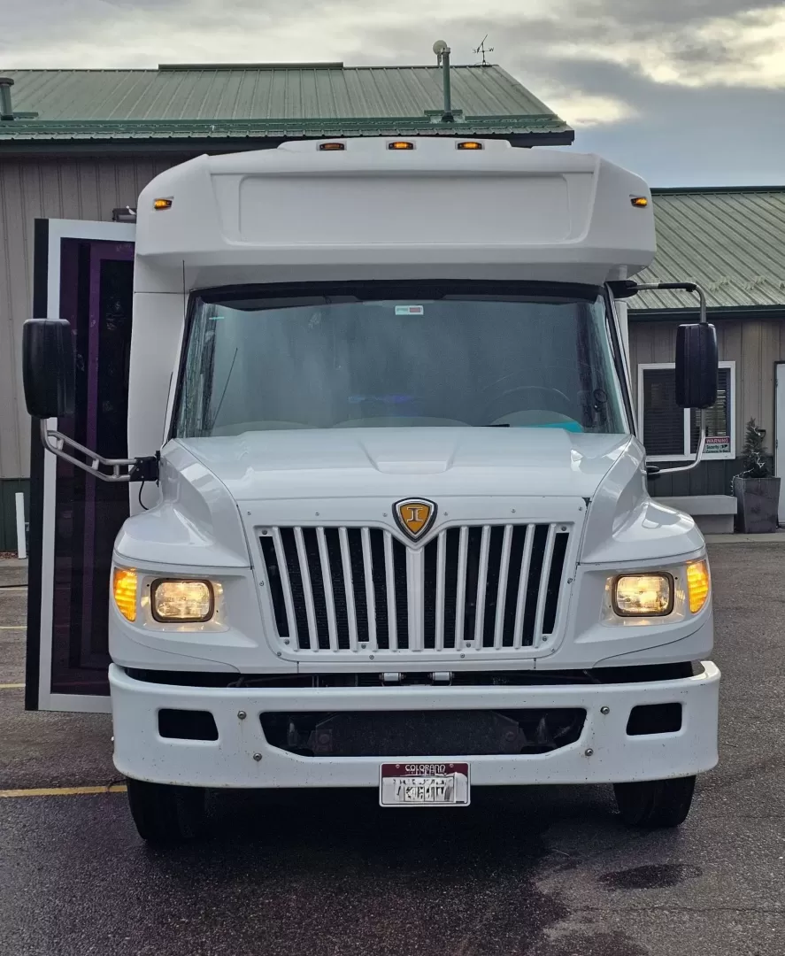 2013 White /Black IC PC805 with an Diesel engine, Allison transmission, 0.000000, 0.000000 - 2013 IC BUS MODEL - PC805 MAXXFORCE 6.4L DIESEL ENGINE ALLISON LIMO CONVERSION BY GLOBAL MOTORS (3YEARS OLD) BLACK / BLACK 28 PASSENGERS PLUS DRIVER SLIDING PARTITION BEHIND DRIVER LIMO BENCH SEATING CUP HOLDERS BEHIND SEATS RGB LIGHTING WOOD LOOK FLOORING TV'S FRONT AND REAR WALL SELF DRAINING ICE - Photo#3