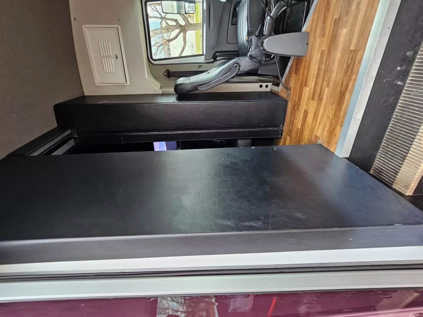 2013 White /Black IC PC805 with an Diesel engine, Allison transmission, 0.000000, 0.000000 - 2013 IC BUS MODEL - PC805 MAXXFORCE 6.4L DIESEL ENGINE ALLISON LIMO CONVERSION BY GLOBAL MOTORS (3YEARS OLD) BLACK / BLACK 28 PASSENGERS PLUS DRIVER SLIDING PARTITION BEHIND DRIVER LIMO BENCH SEATING CUP HOLDERS BEHIND SEATS RGB LIGHTING WOOD LOOK FLOORING TV'S FRONT AND REAR WALL SELF DRAINING ICE - Photo#6