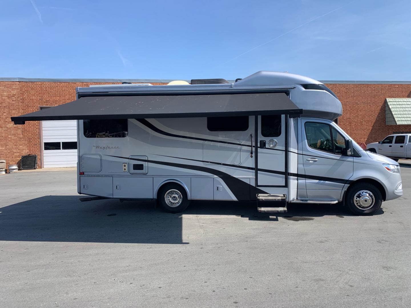 2020 Silver /White Mercedes-Benz Tiffany Wayfarer with an Diesel engine, Auto transmission, 0.000000, 0.000000 - Photo#3