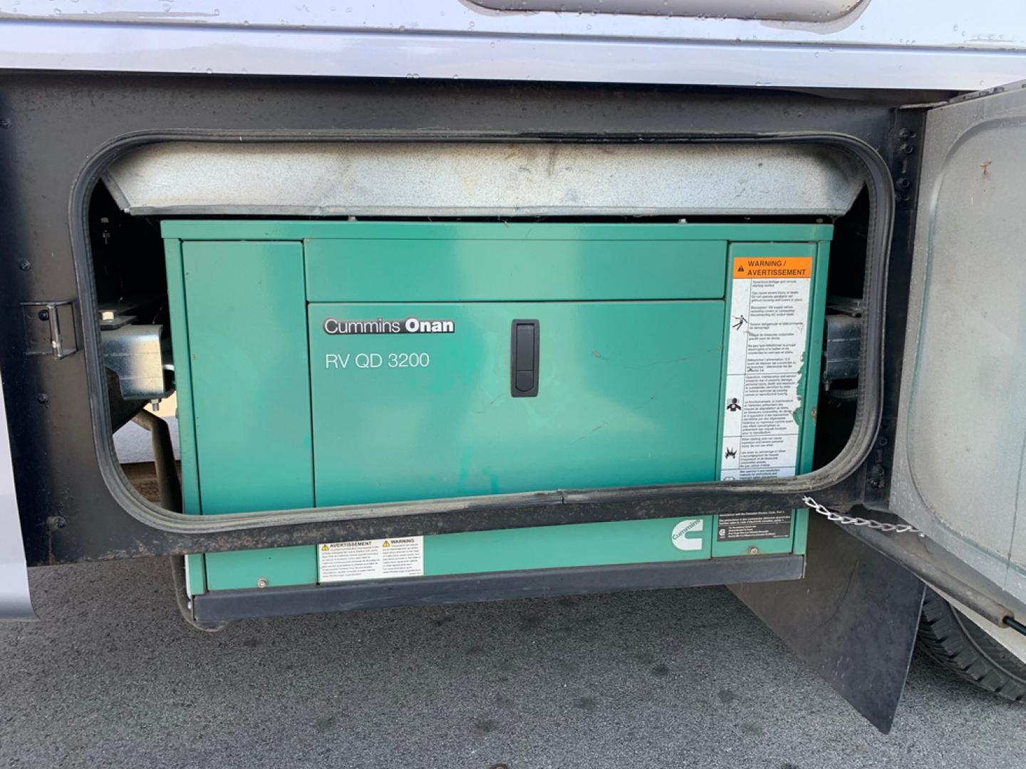 2020 Silver /White Mercedes-Benz Tiffany Wayfarer with an Diesel engine, Auto transmission, 0.000000, 0.000000 - Photo#17