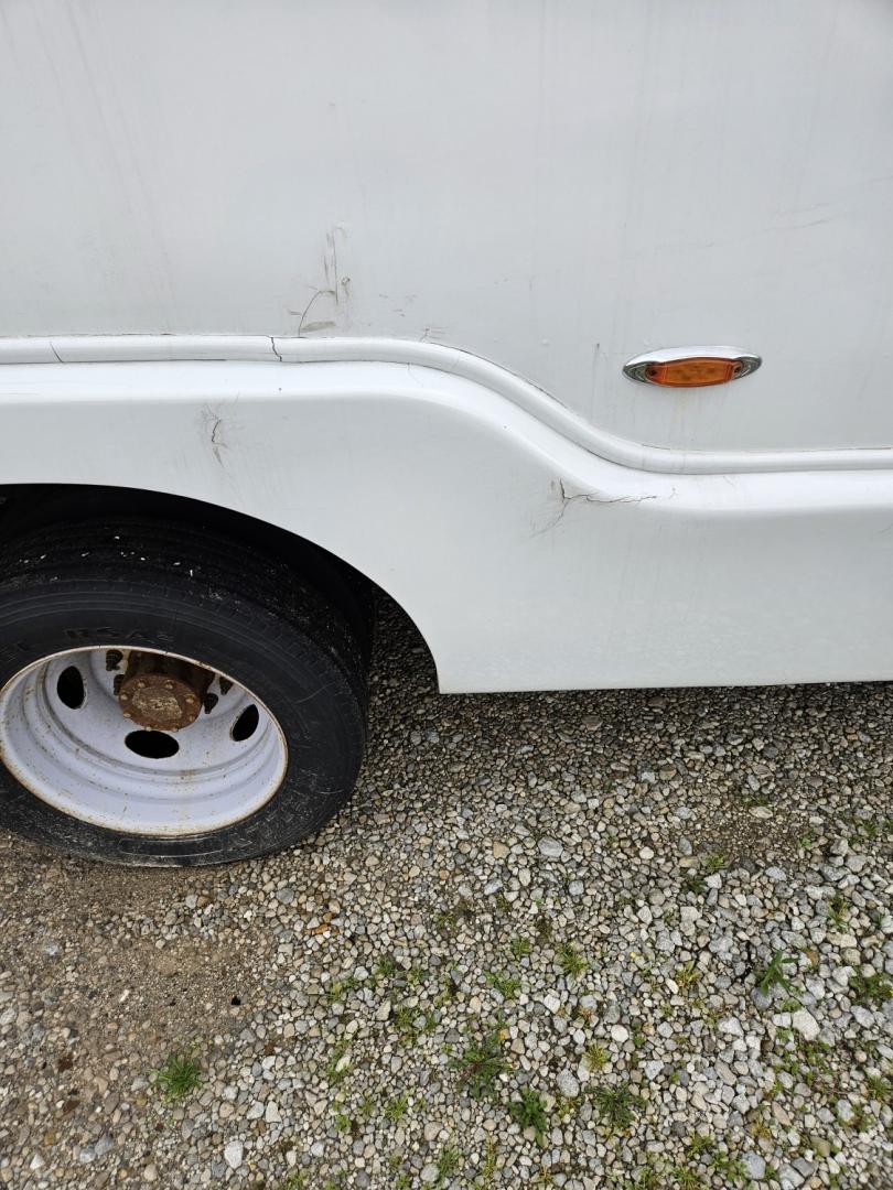 2012 White /Black Ford F550 , Automatic transmission, 0.000000, 0.000000 - 2012 Ford F550 Krystal 19 passenger Bus ready to go - Photo#13