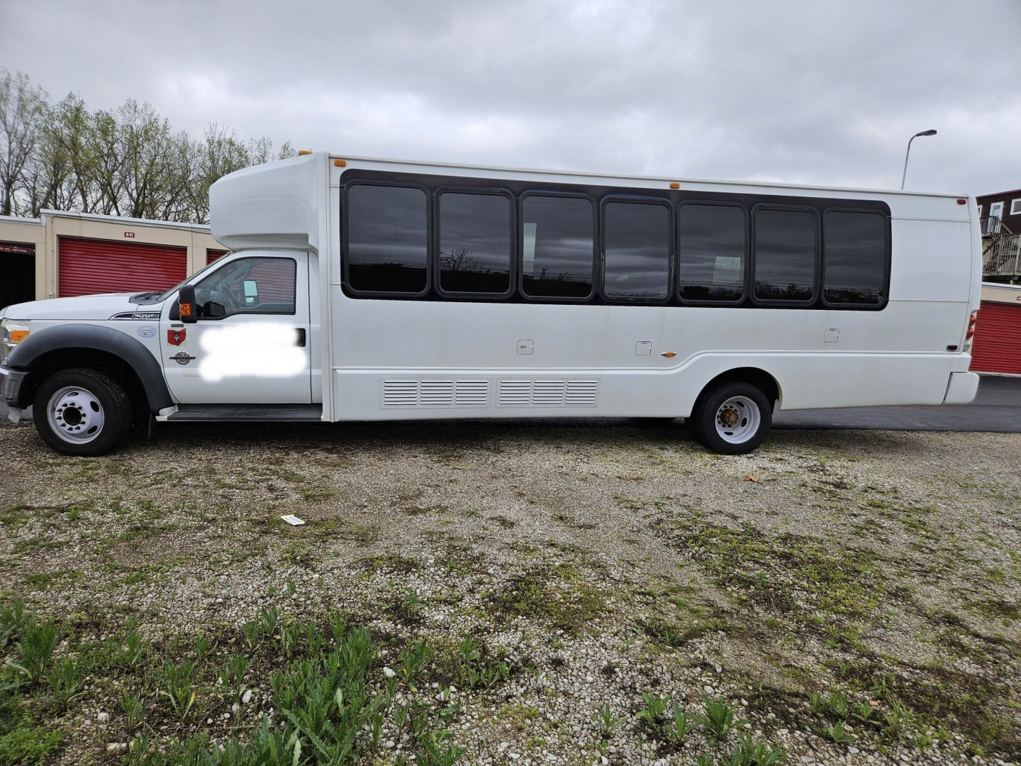 2012 White /Black Ford F550 , Automatic transmission, 0.000000, 0.000000 - 2012 Ford F550 Krystal 19 passenger Bus ready to go - Photo#10