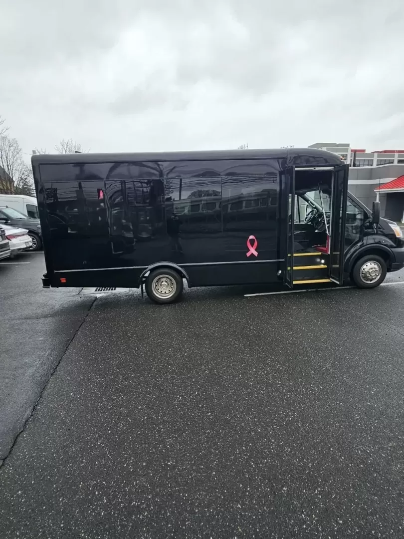 2020 Black /Black Ford Transit with an Gas engine, Auto transmission, 0.000000, 0.000000 - 2020 FORD TRANSIT STARCRAFT BUS W/ BATTISTI CUSTOMS LIMO INTERIOR 3.5L (6) CYLINDER - GAS ENGINE RWD BY-FOLD ENTRY DOOR INTERIOR BLACK DIAMOND PATTERN LIMO BENCH SEATS W/ LAP BELTS FOR 14 PASSENGERS - PLUS DRIVER TV' REAR RGB LIGHTING ON REAR WALL AND CEILING INSERT OVERHEAD DOME LIGHTS OVERHEAD GRA - Photo#4