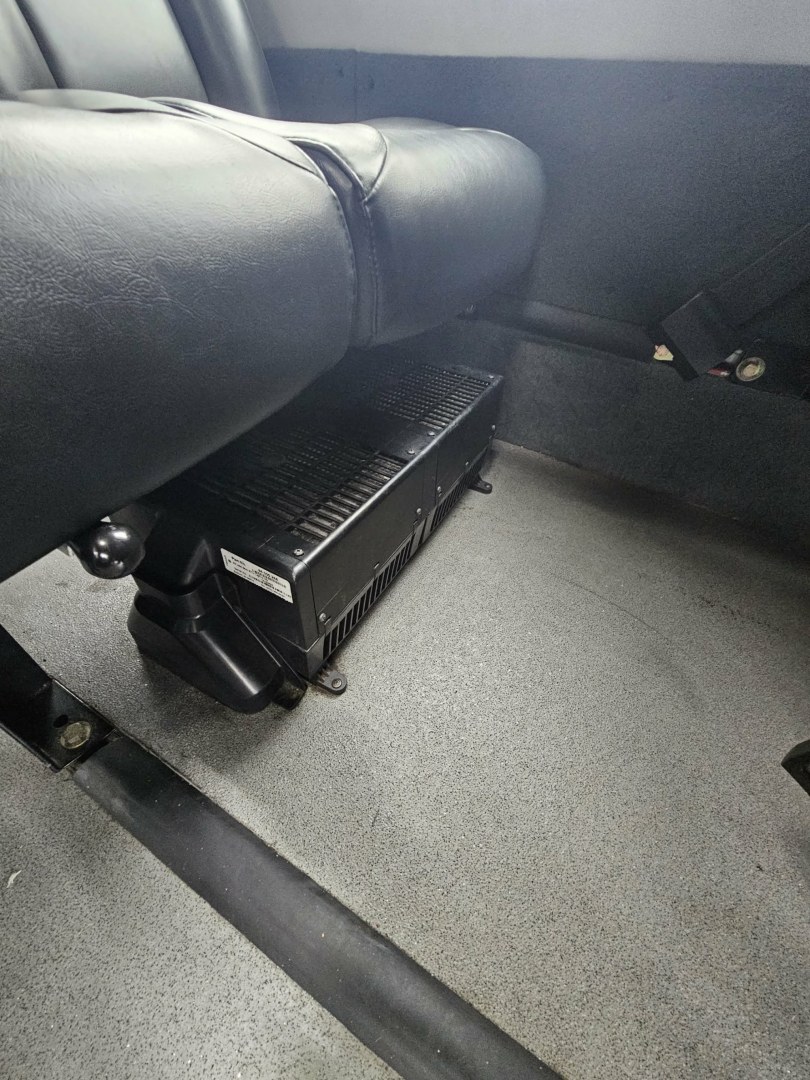 2019 White /Black Ford E450 with an V10 engine, Auto transmission, 0.000000, 0.000000 - 2019 FORD E450 STARCRAFT WHITE EXTERIOR 6.8L V10 GAS ENGINE 25 PASSENGERS GRAY RUBBER FLOORING TRANS AIR REAR A/C SYSTEM FLOOR HEATER NEW BLACK HIGH BACK SEATS, W/ RECLINE, RETRACTABLE LAP BELTS, SEAT SIDE SLIDERS AND ARMRESTS REAR LUGGAGE (DOOR) NO LUGGAGE SPACE CENTER MOUNT FLIP DOWN TV'S (2) BACK - Photo#14