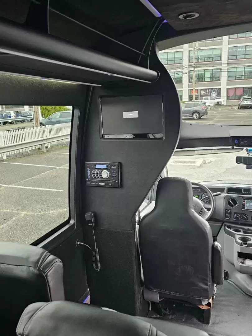 2017 White /Black Ford E450 with an V10 engine, Auto transmission, 0.000000, 0.000000 - 2017 FORD E450 BERKSHIRE (EXECUTIVE STYLE) 6.8L GAS V-10 - 25 PASSENGERS GERFLOR WOOD LOOK FLOORING CEILING MOUNT HEAT AND A/C GRAY SUEDE CEILING WITH WHITE LIGHTS BLUE ACCENT LIGHTING BERKSHIRE SEATS: HIGH BACK RECLINERS RETRACTABLE SEAT BELTS AISLE ARMRESTS REAR FLIP SEATS TO ACCOMMODATE LUGGAGE R - Photo#23