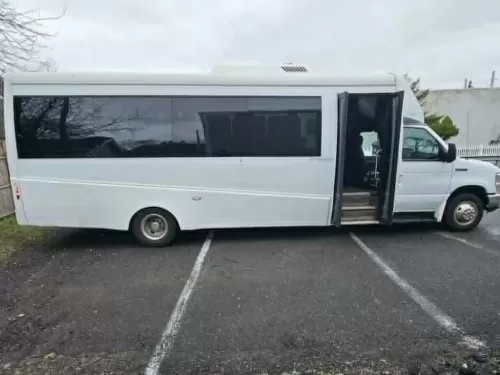 2017 FORD E450 BERKSHIRE (EXECUTIVE STYLE) 